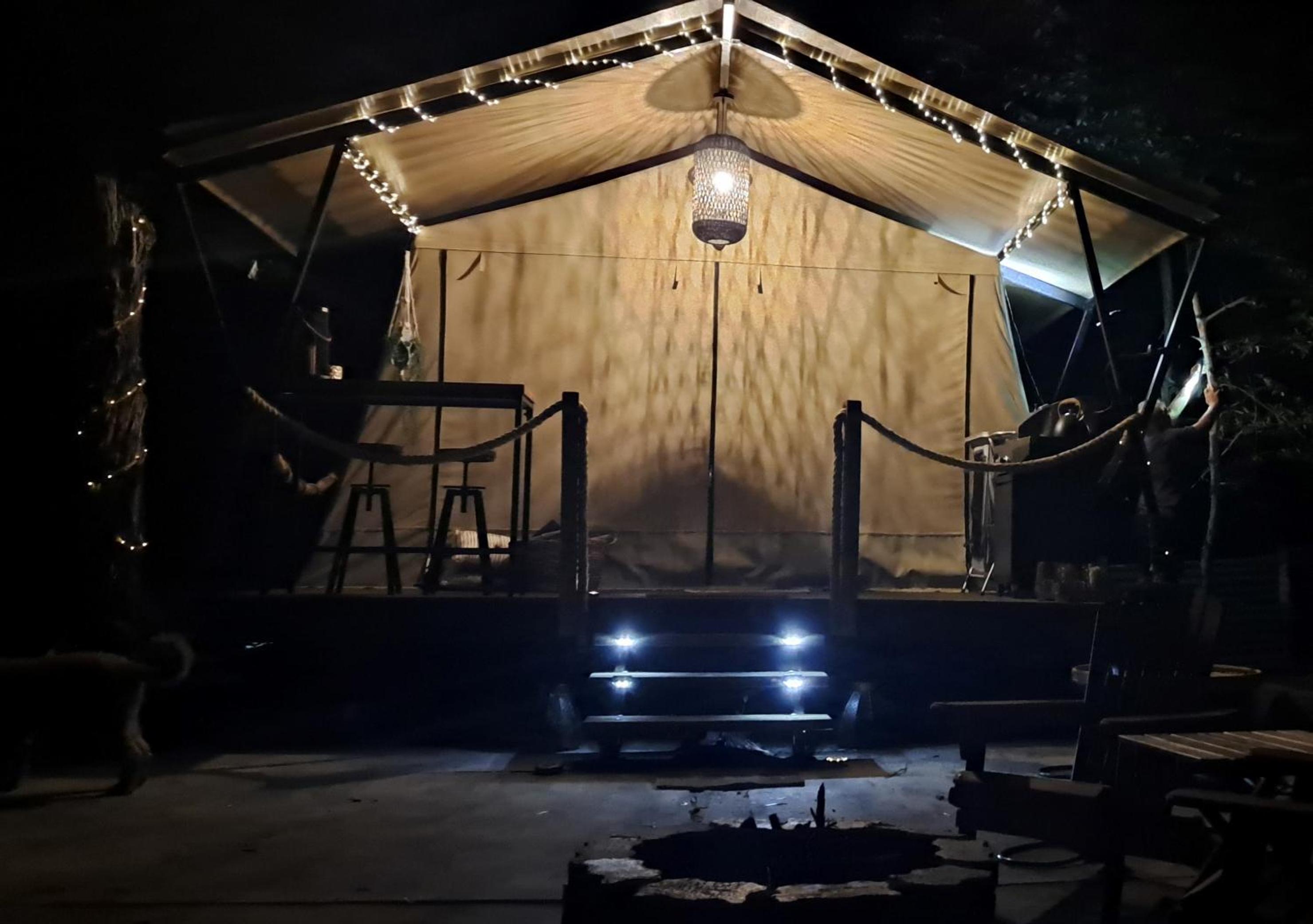Moogie Glamp