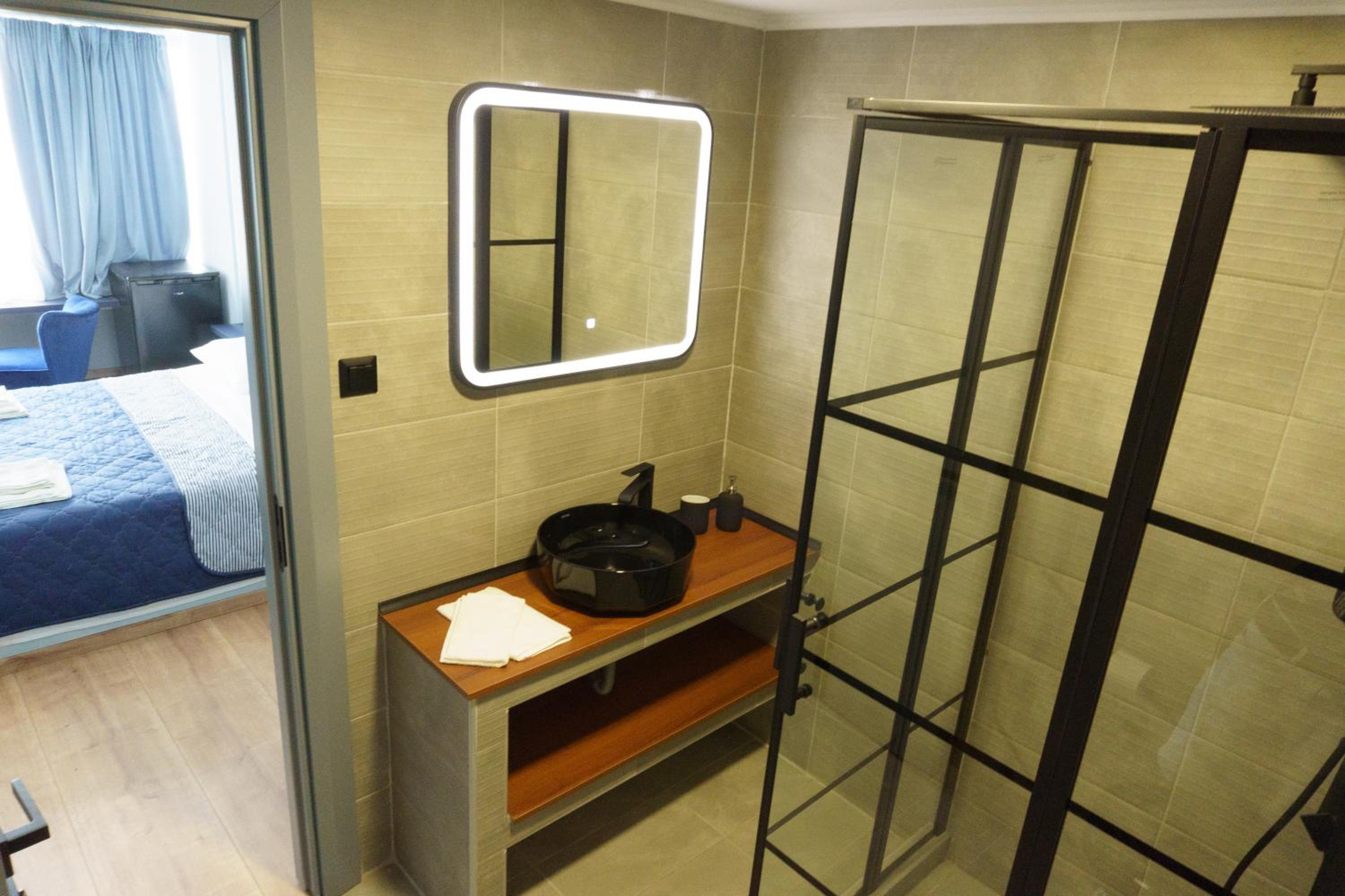 Sani Deluxe Suites Home- Monastiraki Square - Brand New Home