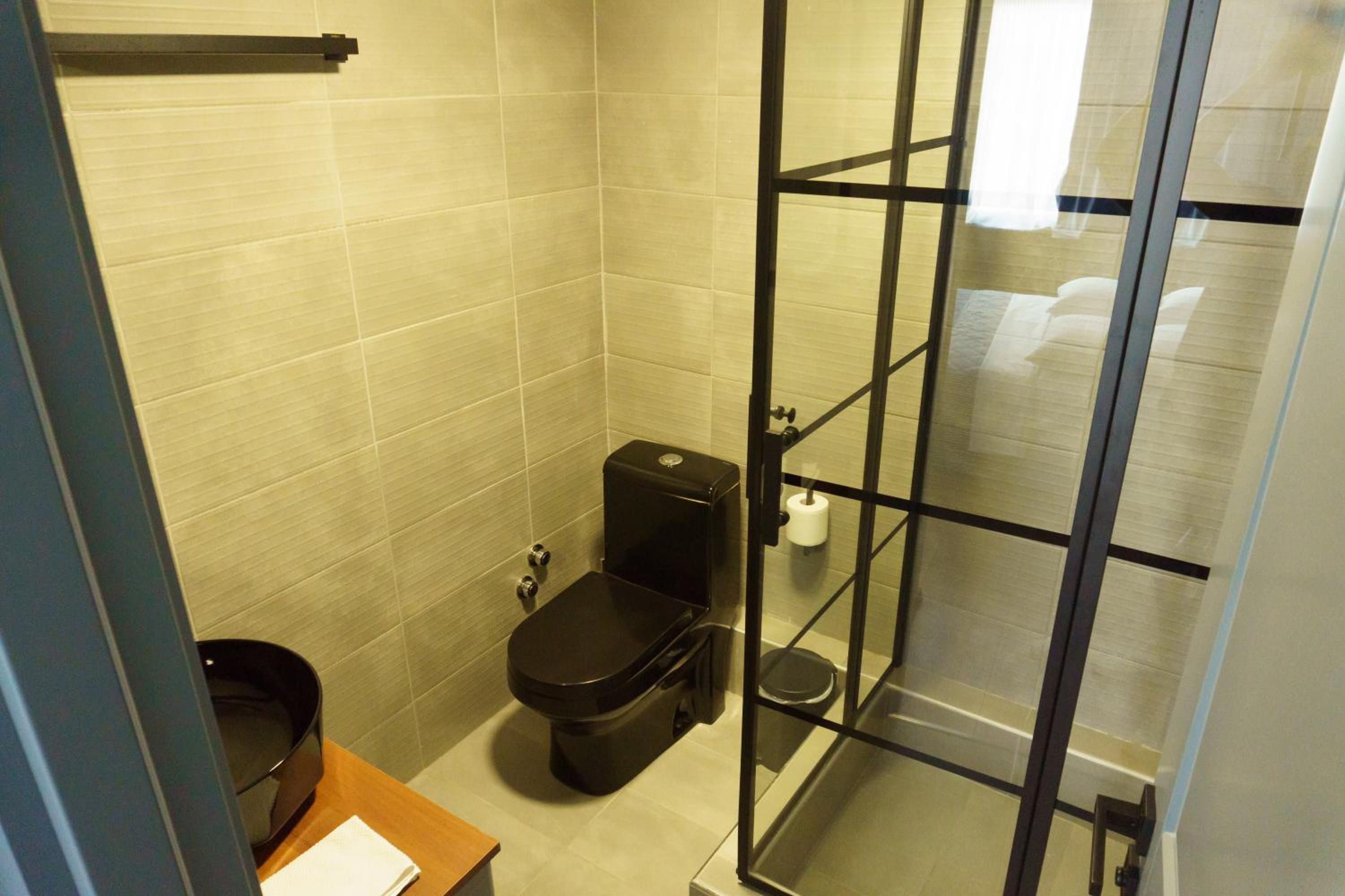 Sani Deluxe Suites Home- Monastiraki Square - Brand New Home