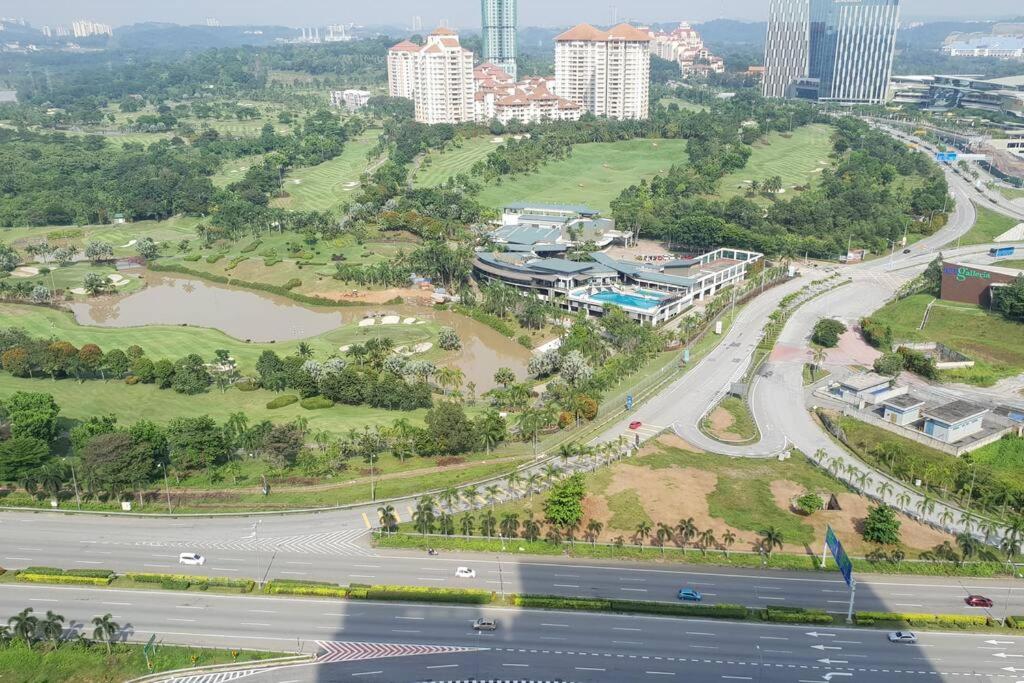 Alpine Conezion Golf View Netflix at IOI City Mall photo 3