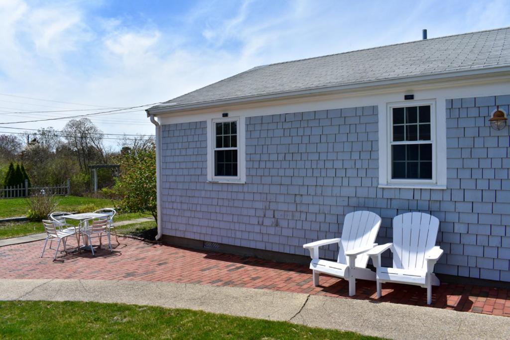 Seaside Serenity, just a block /0.1 mile away from the beach