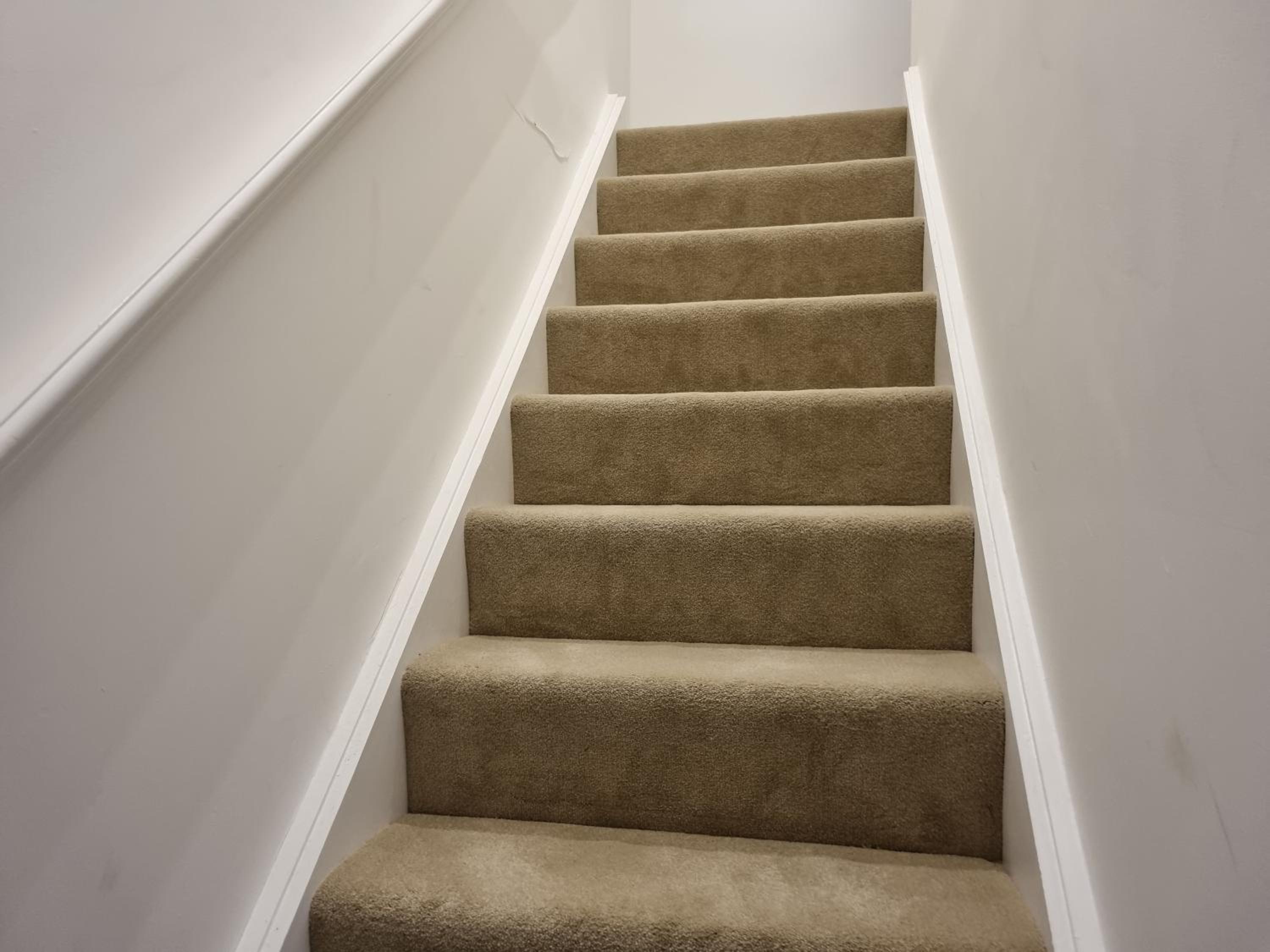 A Spacious and Hearty 2BD Swindon stay view 4
