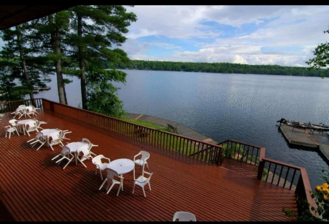 Westwind Inn on the Lake