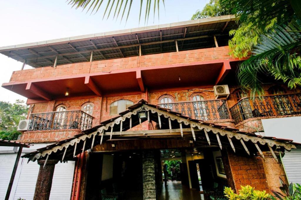 Sea Breeze Beach Resort Candolim, Goa