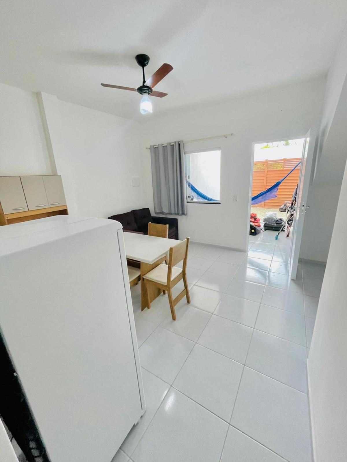 Casa do Bruno - Apartamento terreo - 1 - Terra - Quarto e sala com cozinha americana na praia do preá-CE