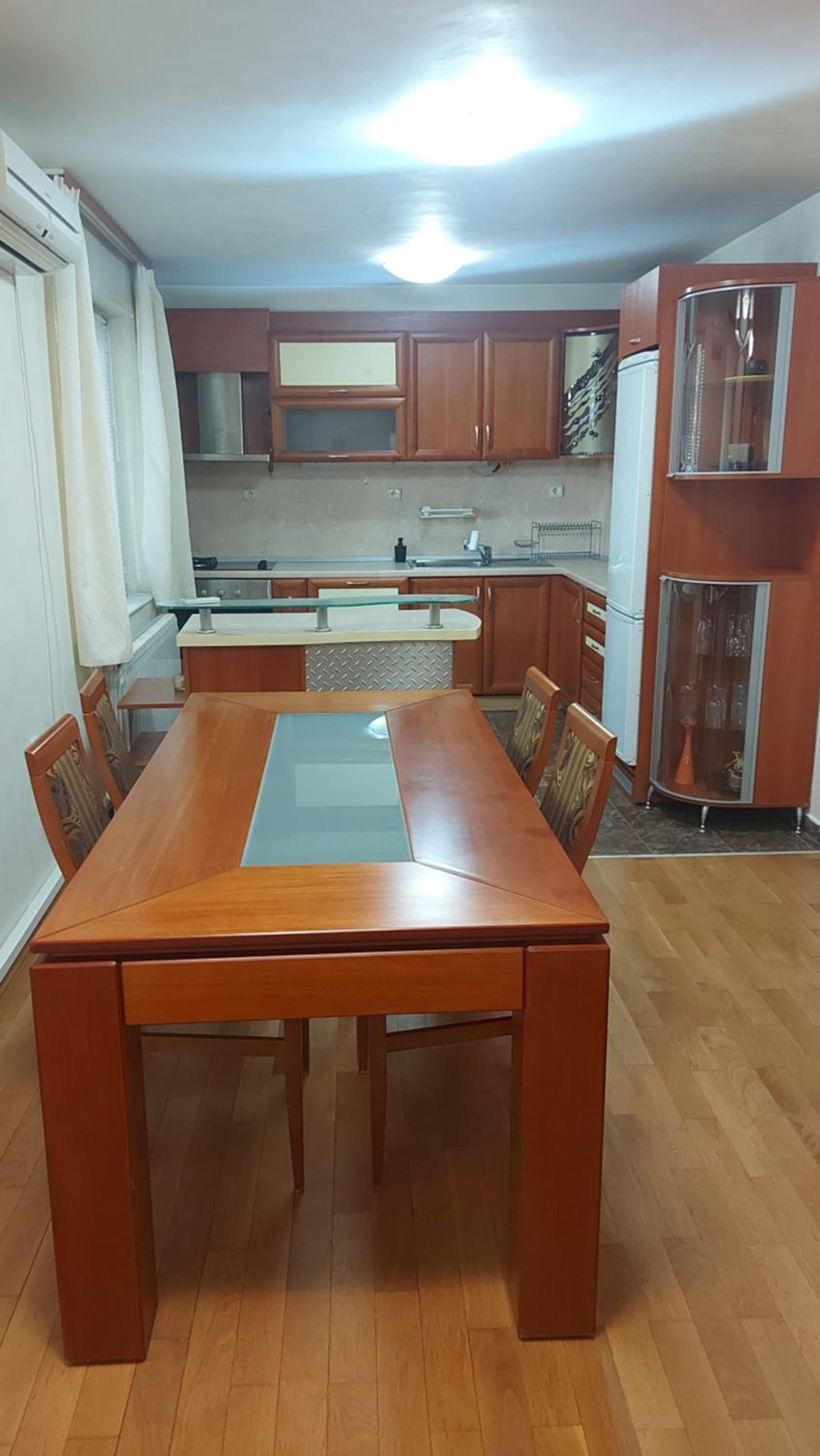 HostEx Vintage Apartment