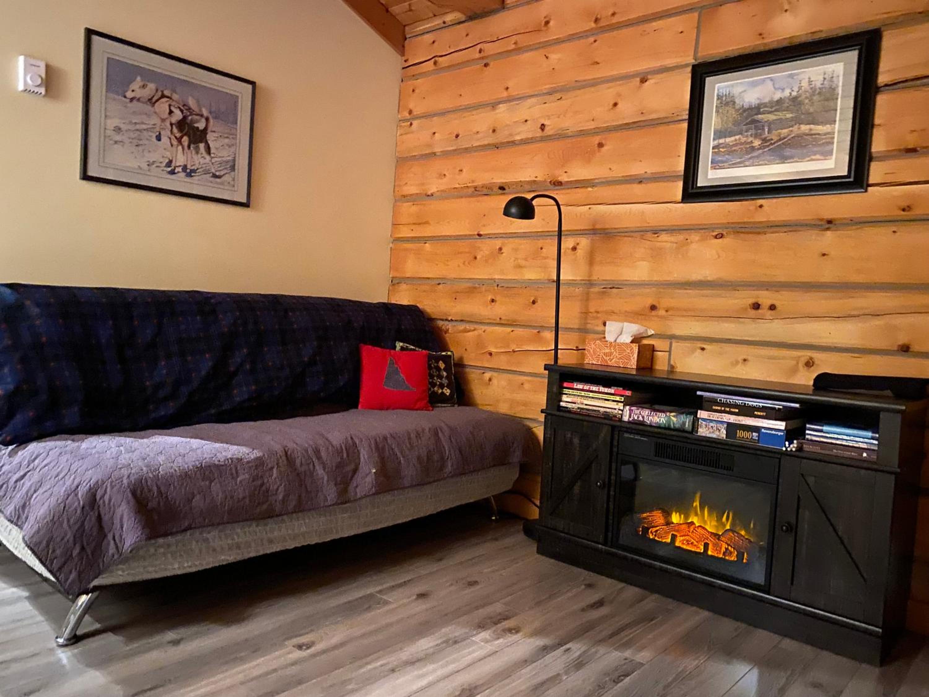 Oma's and Opa's Northern Lights Viewing Cabin