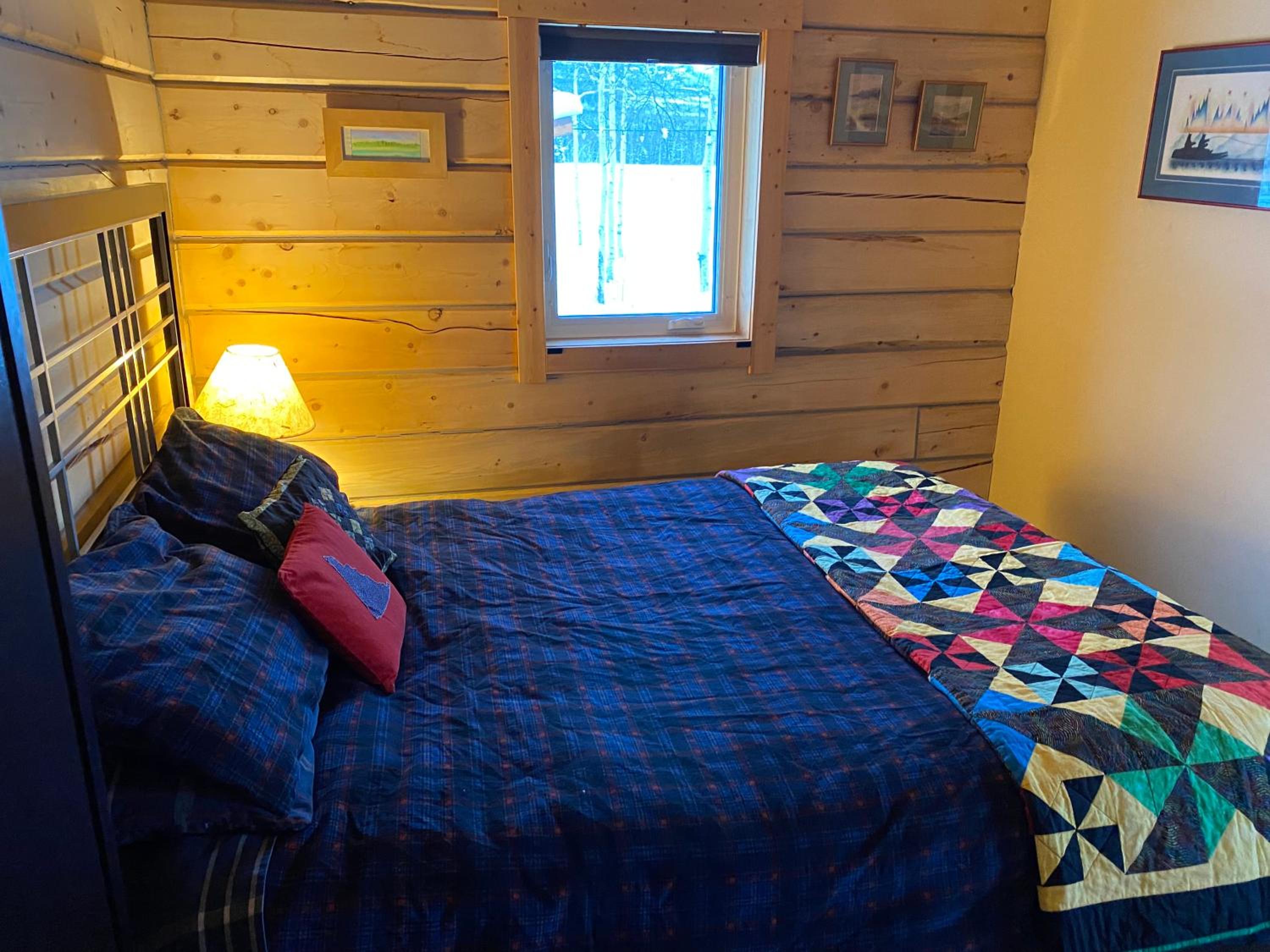 Oma's and Opa's Northern Lights Viewing Cabin