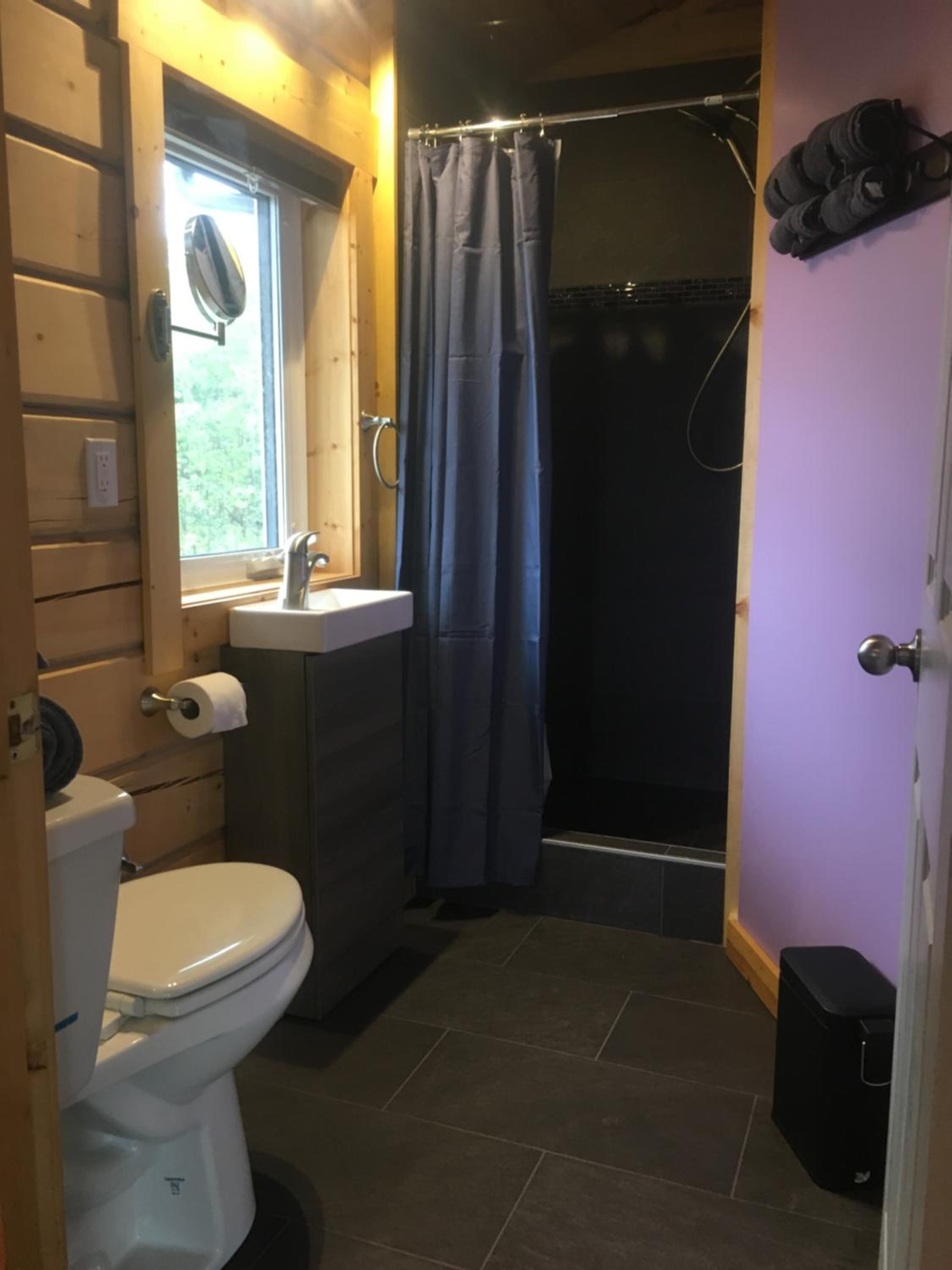 Oma's and Opa's Northern Lights Viewing Cabin