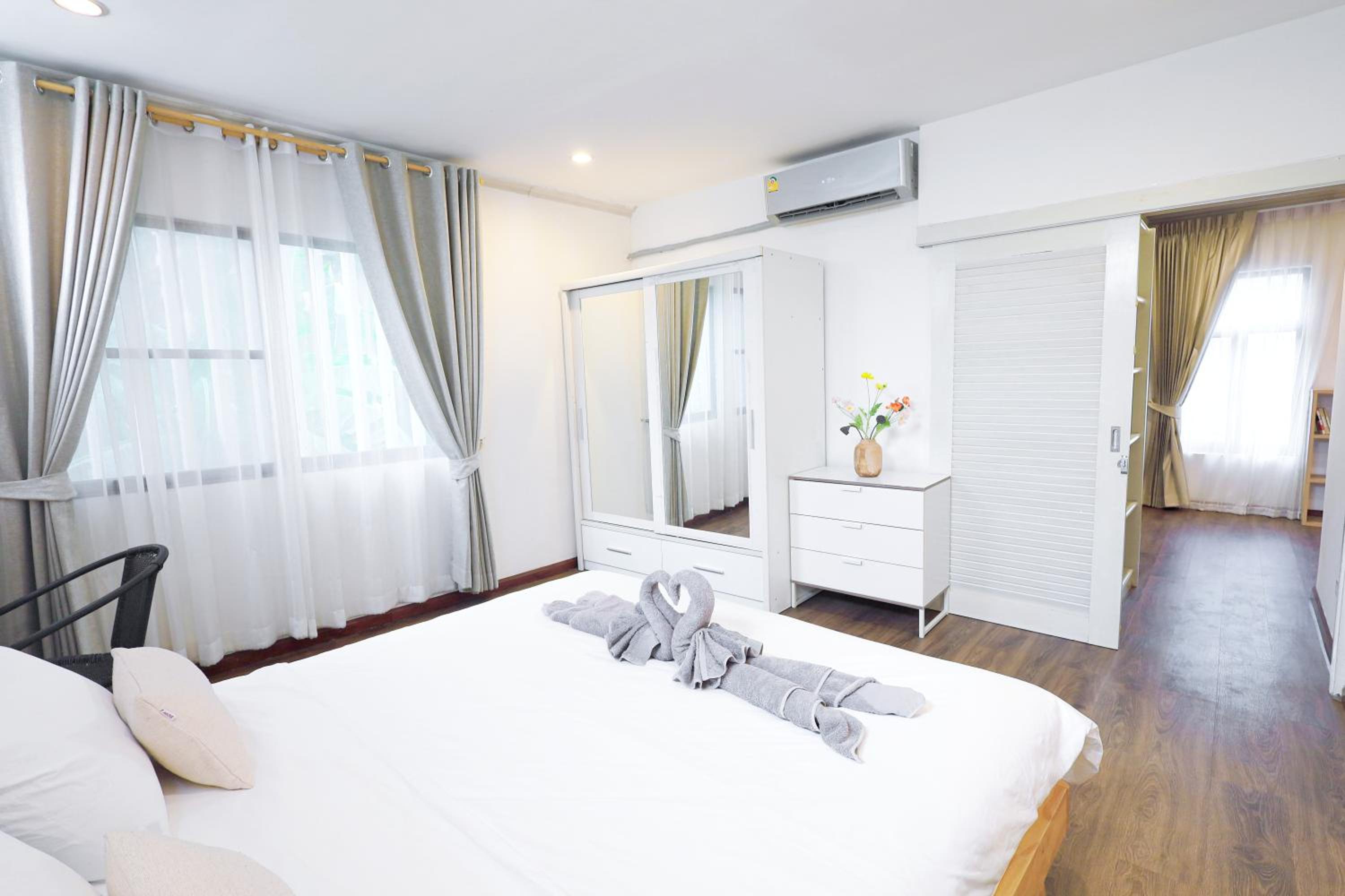 Ratchada Retreat Boutique Villa 1