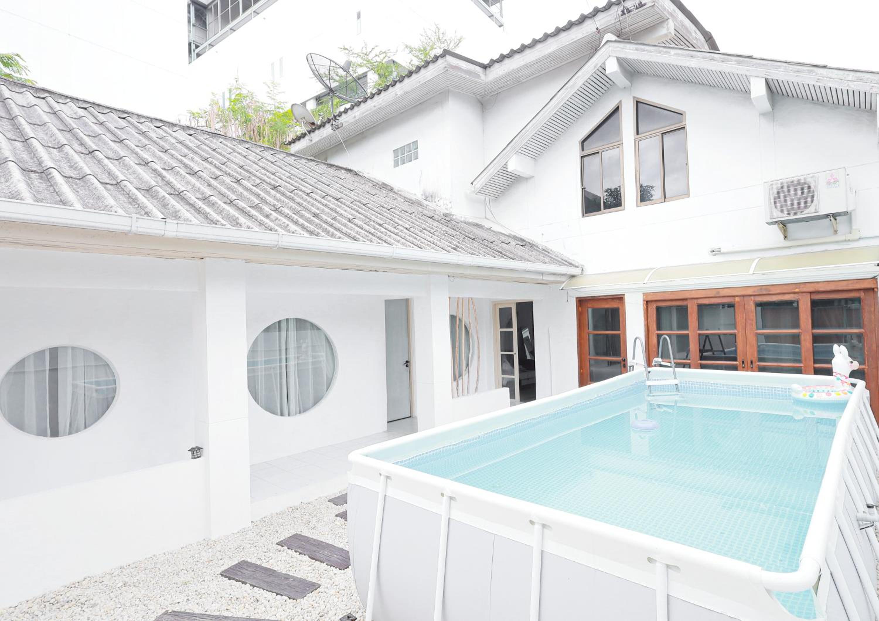 Ratchada Retreat Boutique Villa 1