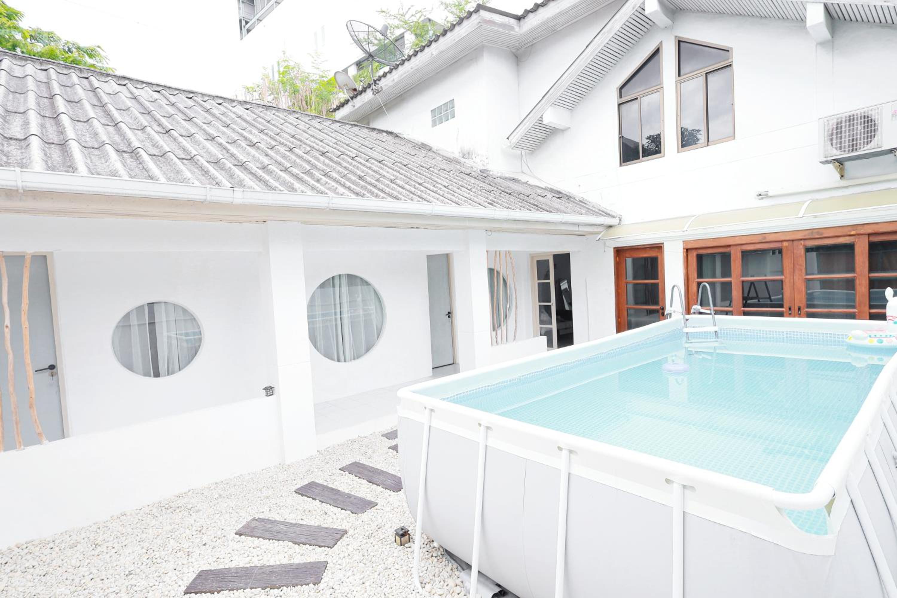 Ratchada Retreat Boutique Villa 1