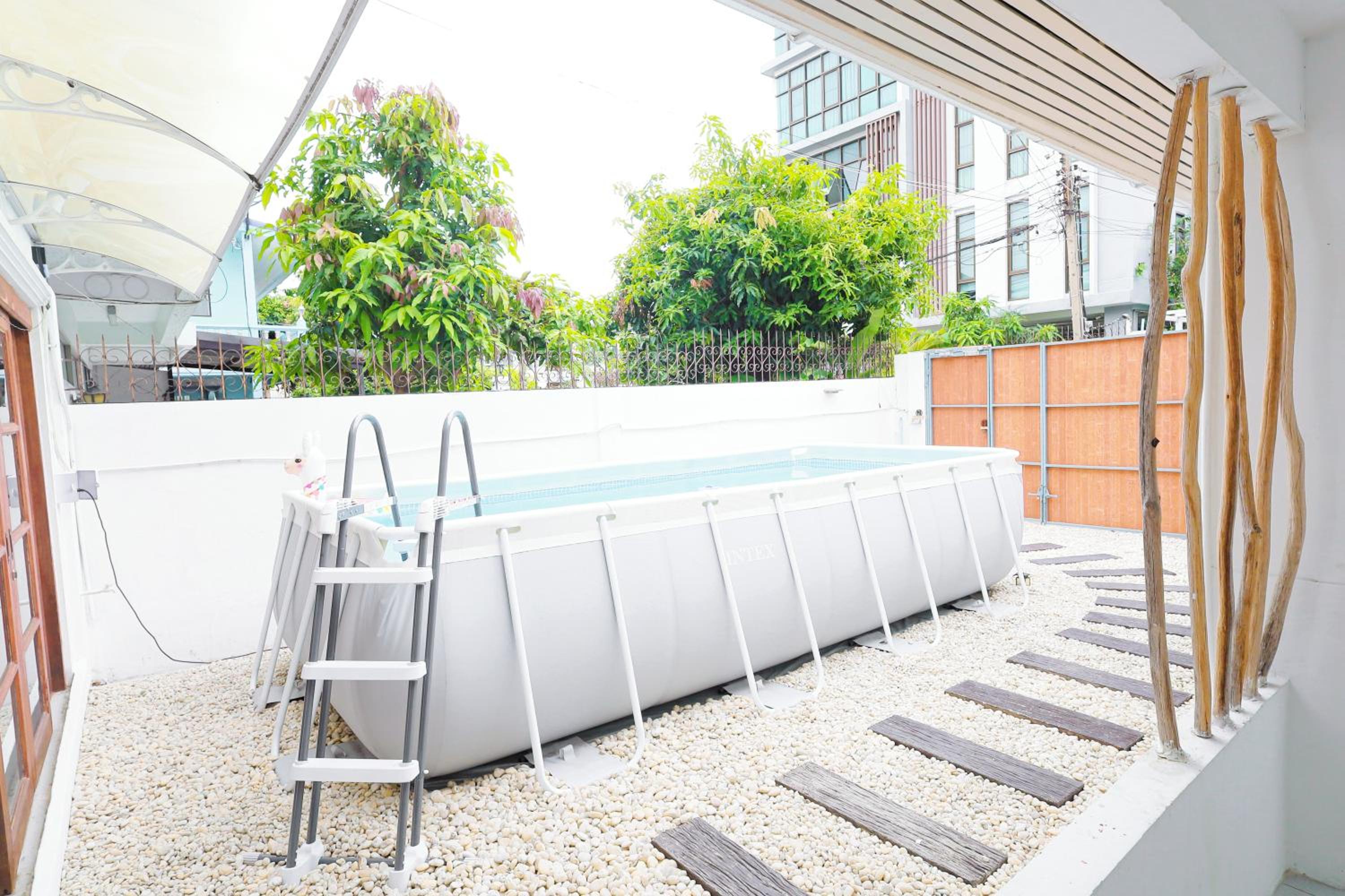 Ratchada Retreat Boutique Villa 1