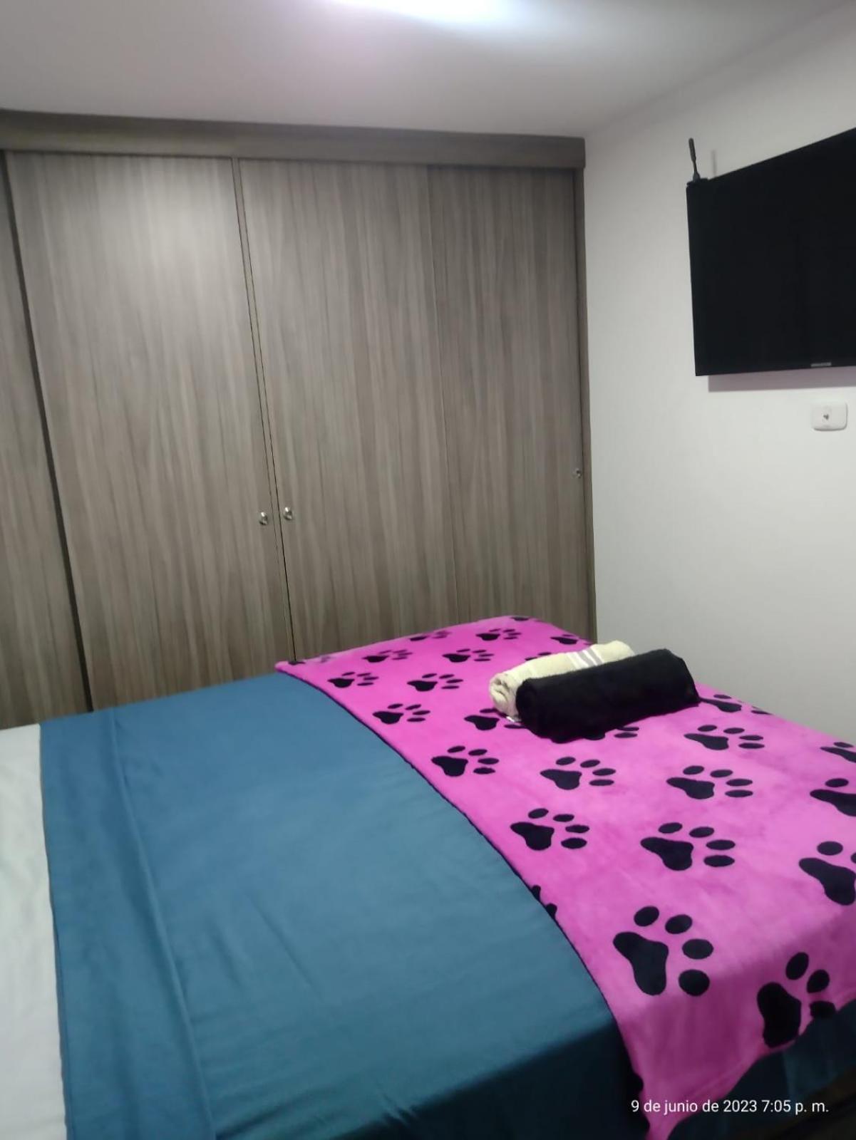 Apartamento con parqueadero y piscina