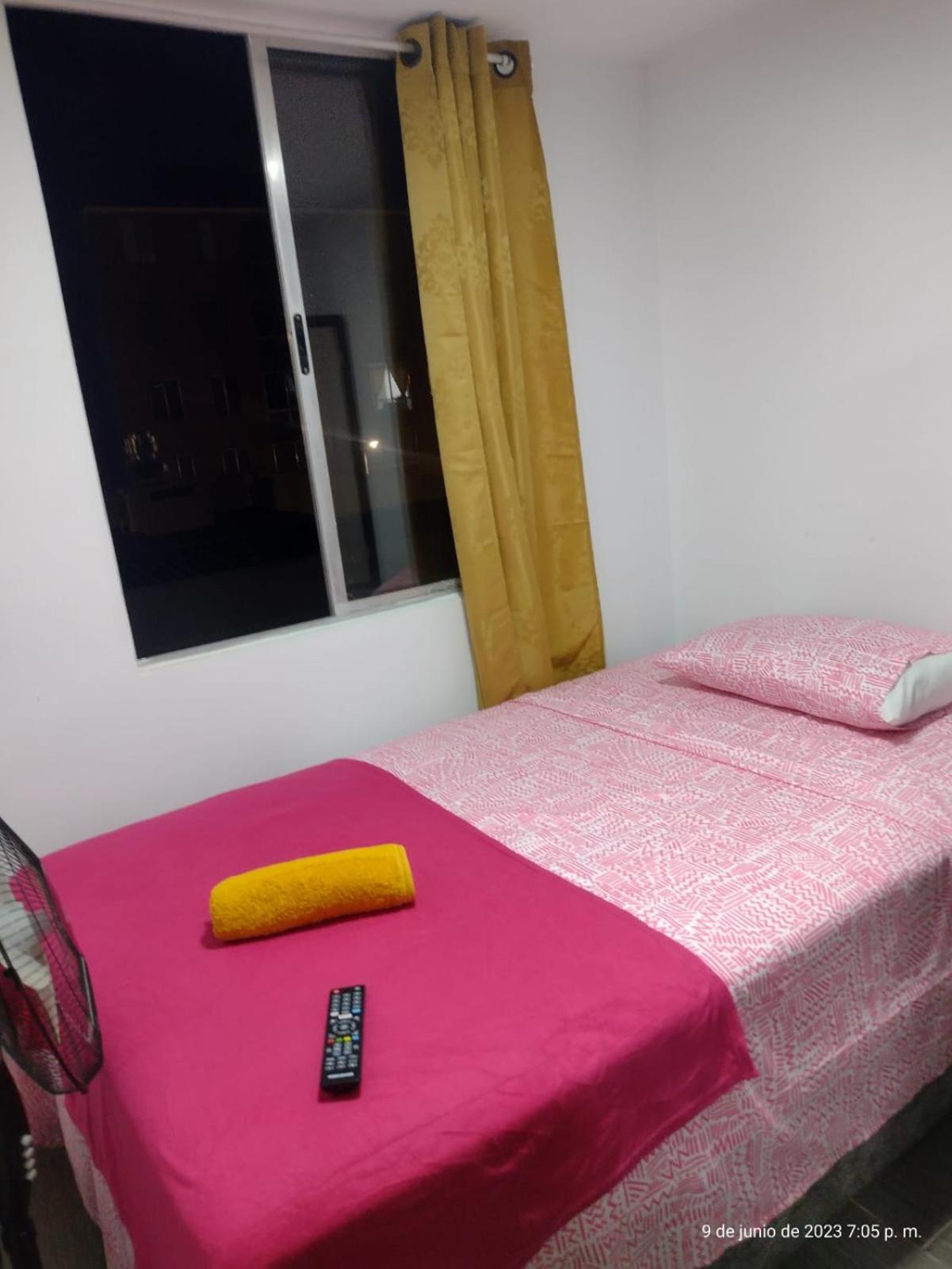 Apartamento con parqueadero y piscina