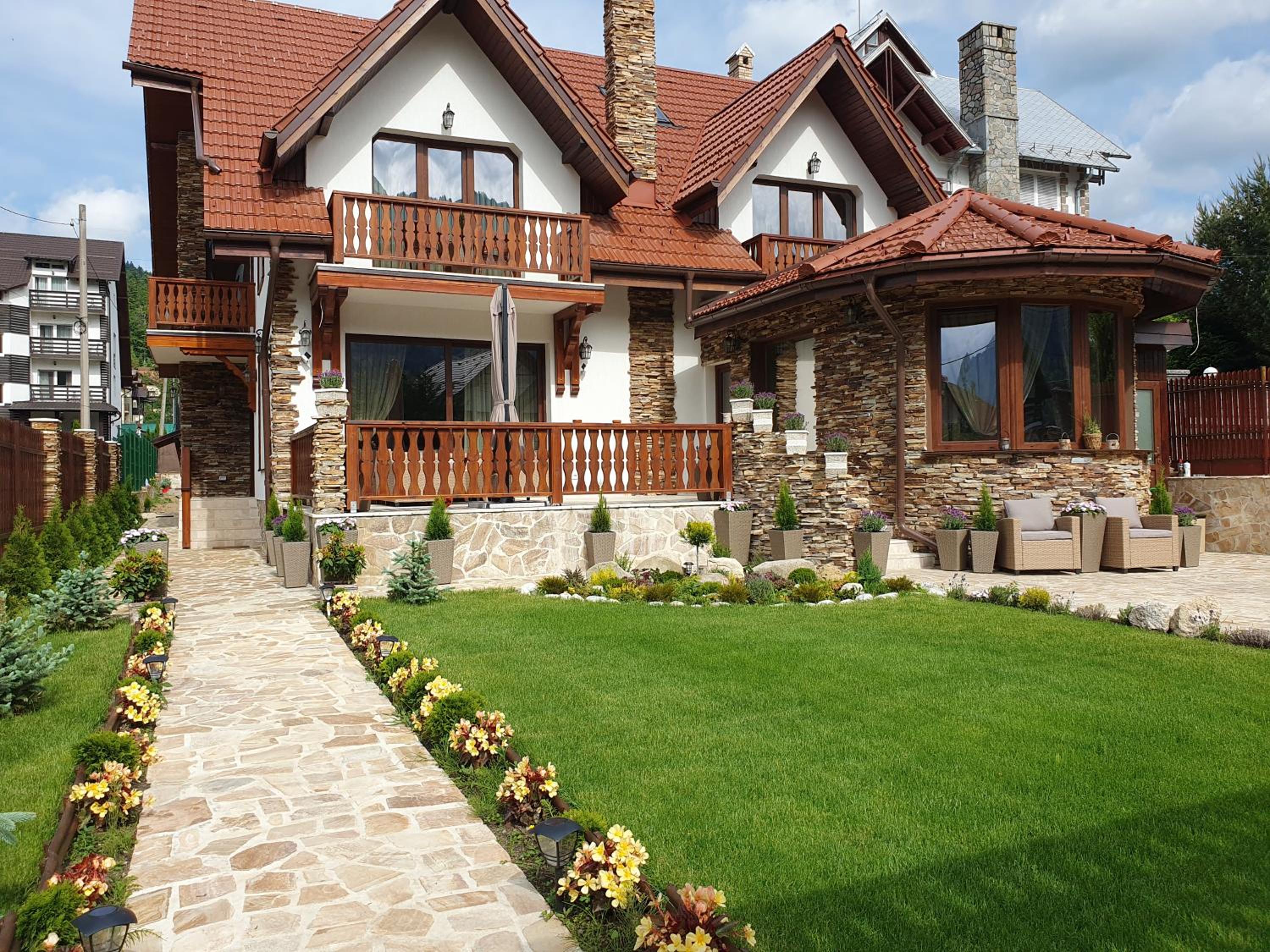 Poiana Golf Chalet view 4
