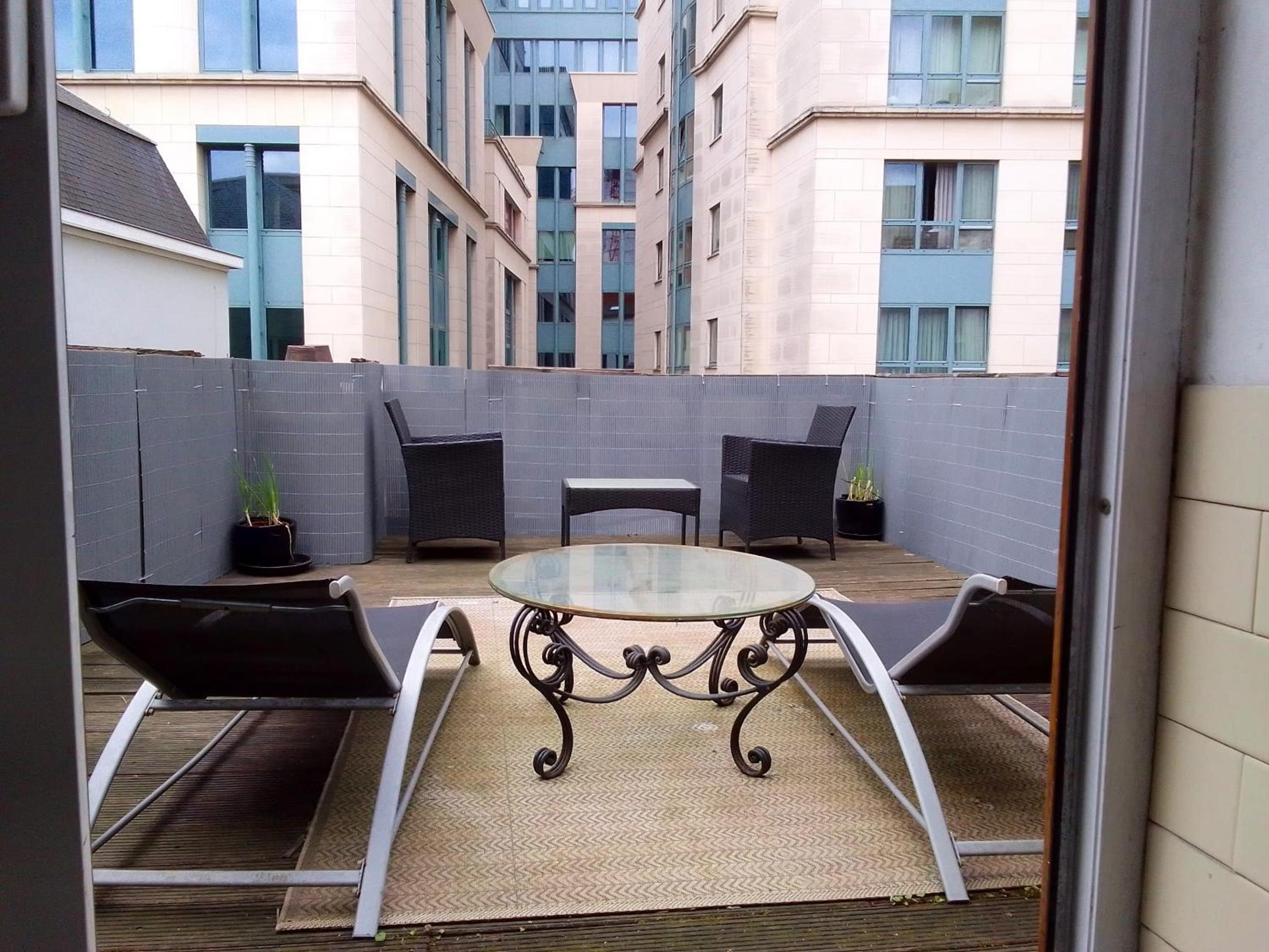 Spacious apartment in Brussels 100 m² with shared terrace