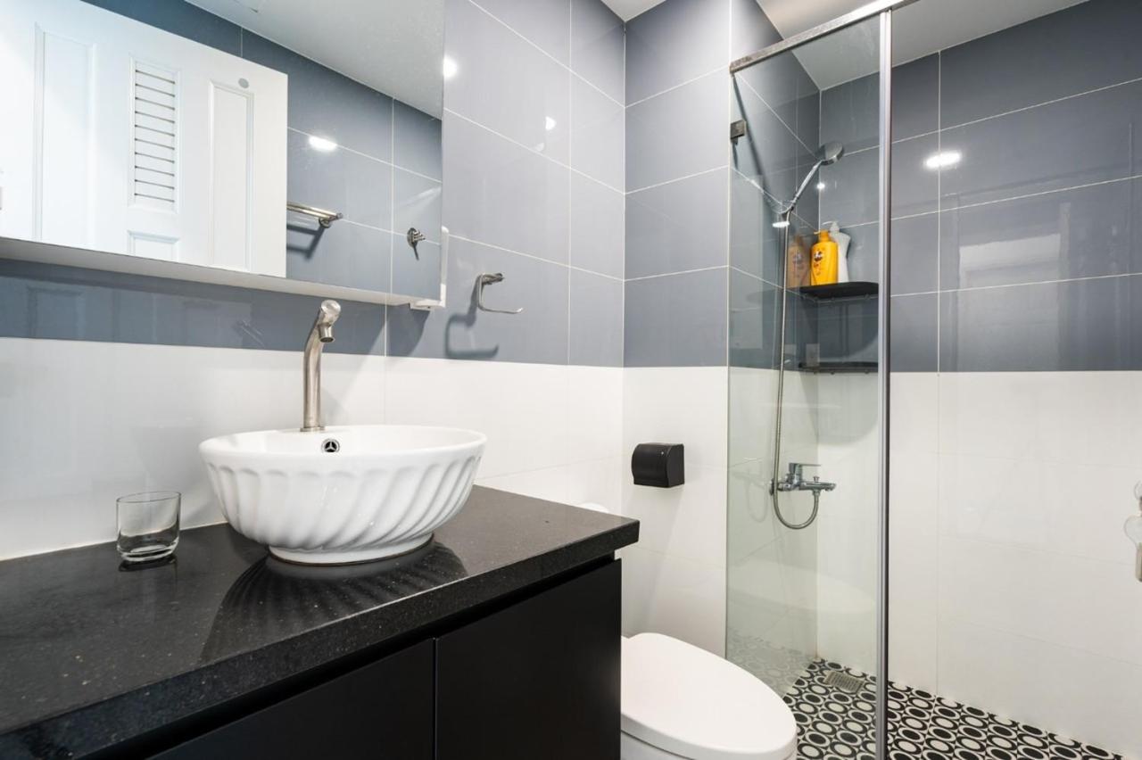 2 bedrooms ,2 WC Vip Sunrise City View D7 , Gym and Pool Free