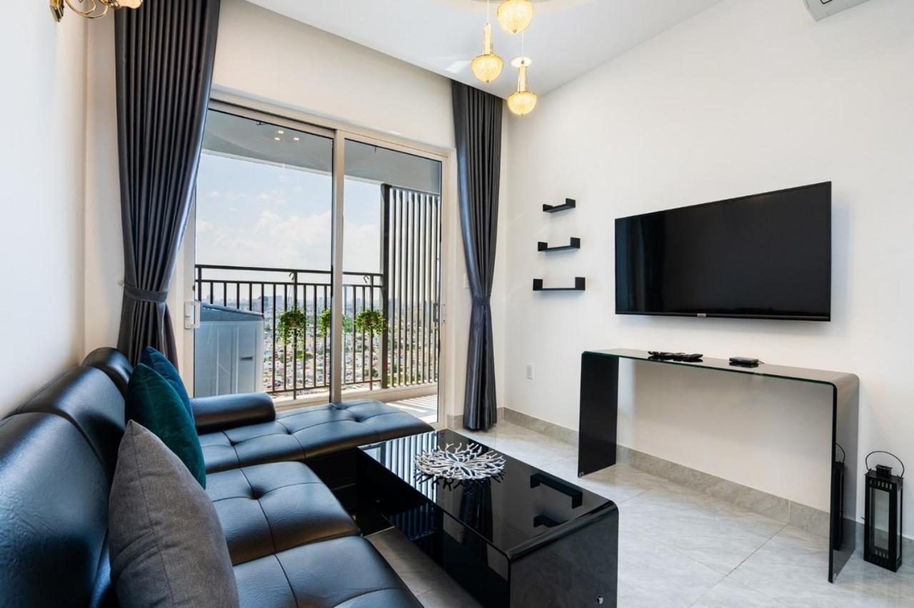 2 bedrooms ,2 WC Vip Sunrise City View D7 , Gym and Pool Free