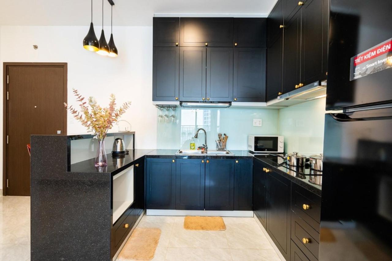 2 bedrooms ,2 WC Vip Sunrise City View D7 , Gym and Pool Free