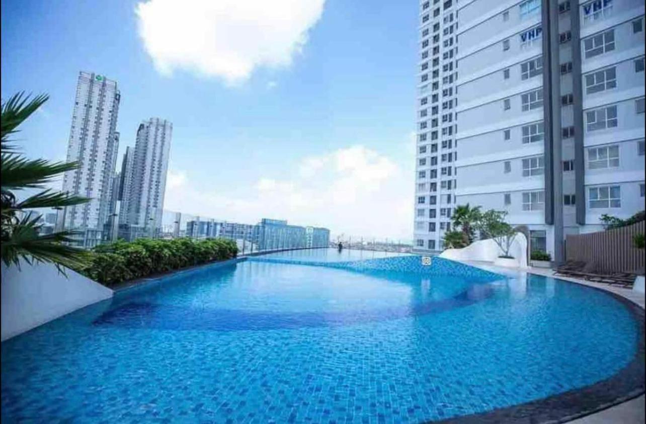 2 bedrooms ,2 WC Vip Sunrise City View D7 , Gym and Pool Free