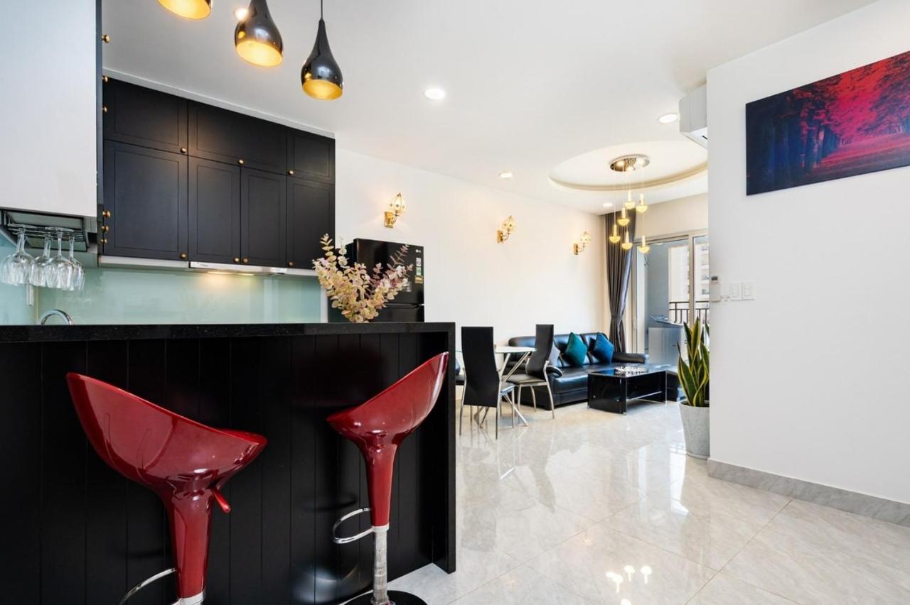 2 bedrooms ,2 WC Vip Sunrise City View D7 , Gym and Pool Free