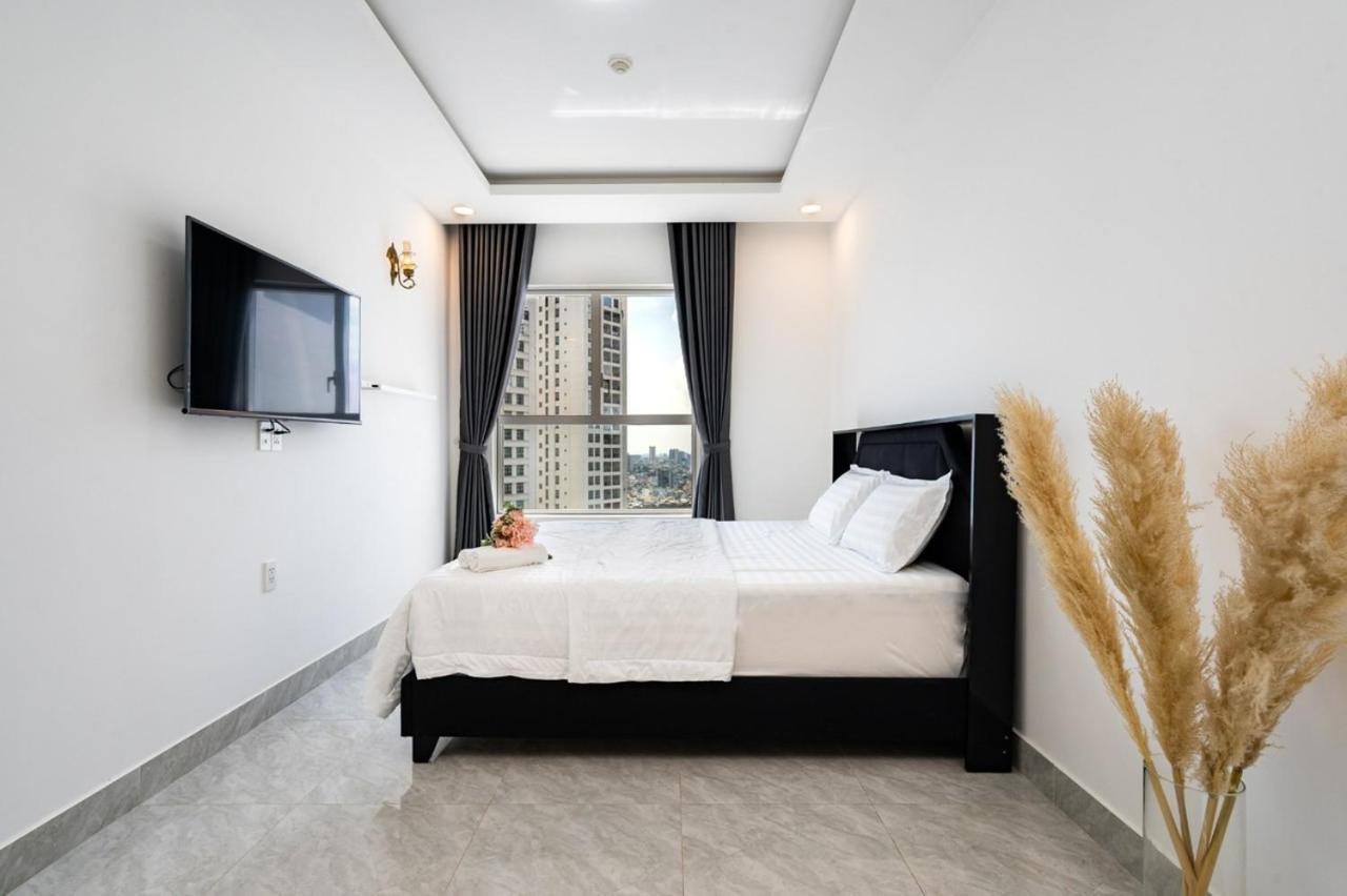 2 bedrooms ,2 WC Vip Sunrise City View D7 , Gym and Pool Free