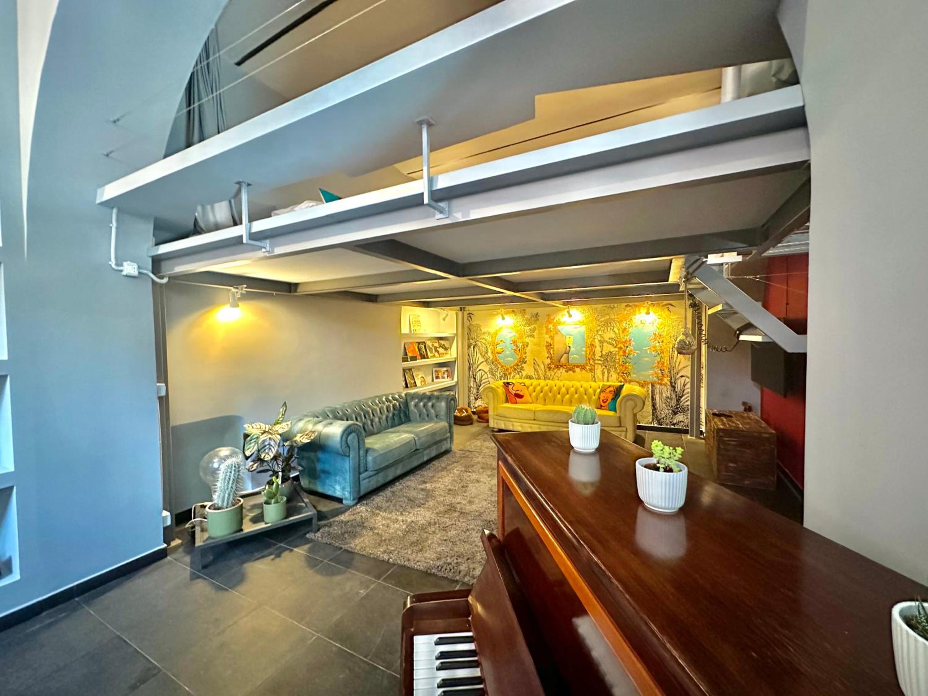 lounge