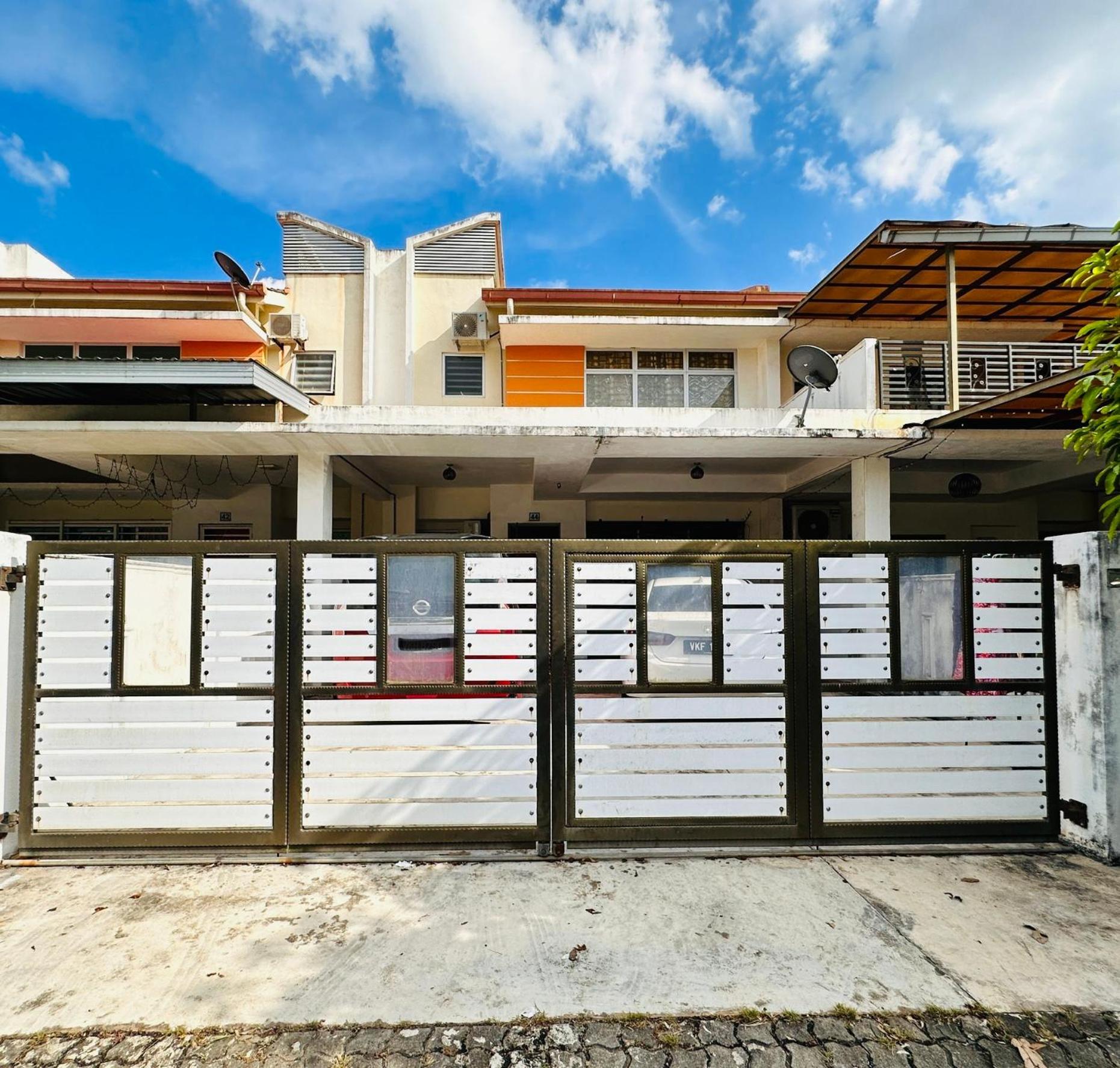Fitzw Homestay Kota SAS - All rooms with aircond photo 1