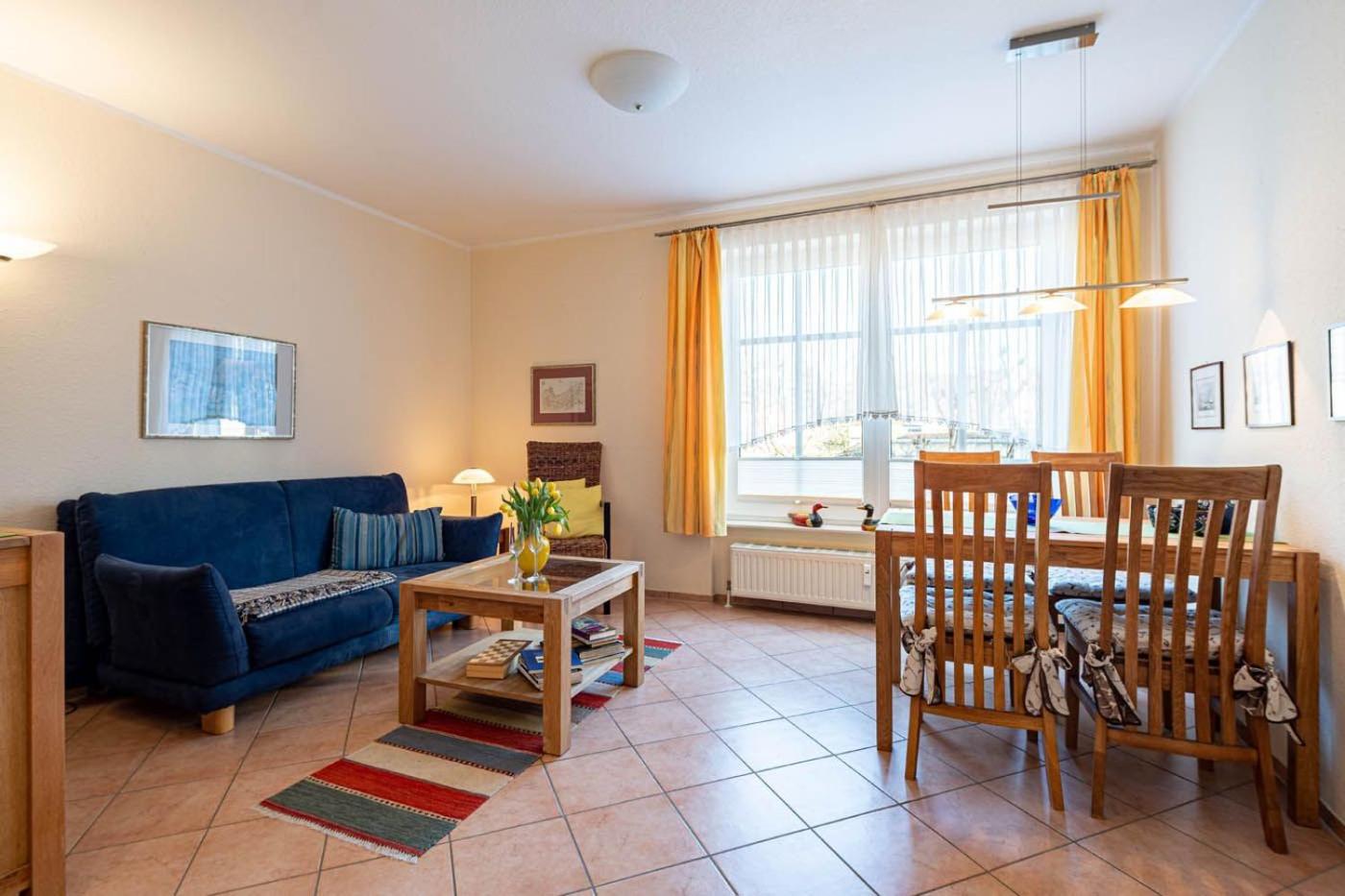 Appartementhaus mit Balkon im Ostseebad Göhren WH