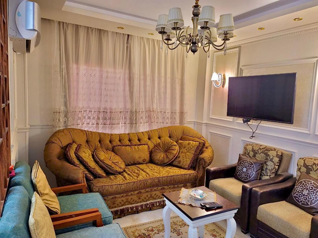Ultra Luxury 3BR with Pools ,Sports ,Dining in Gated compound, Close to all sites