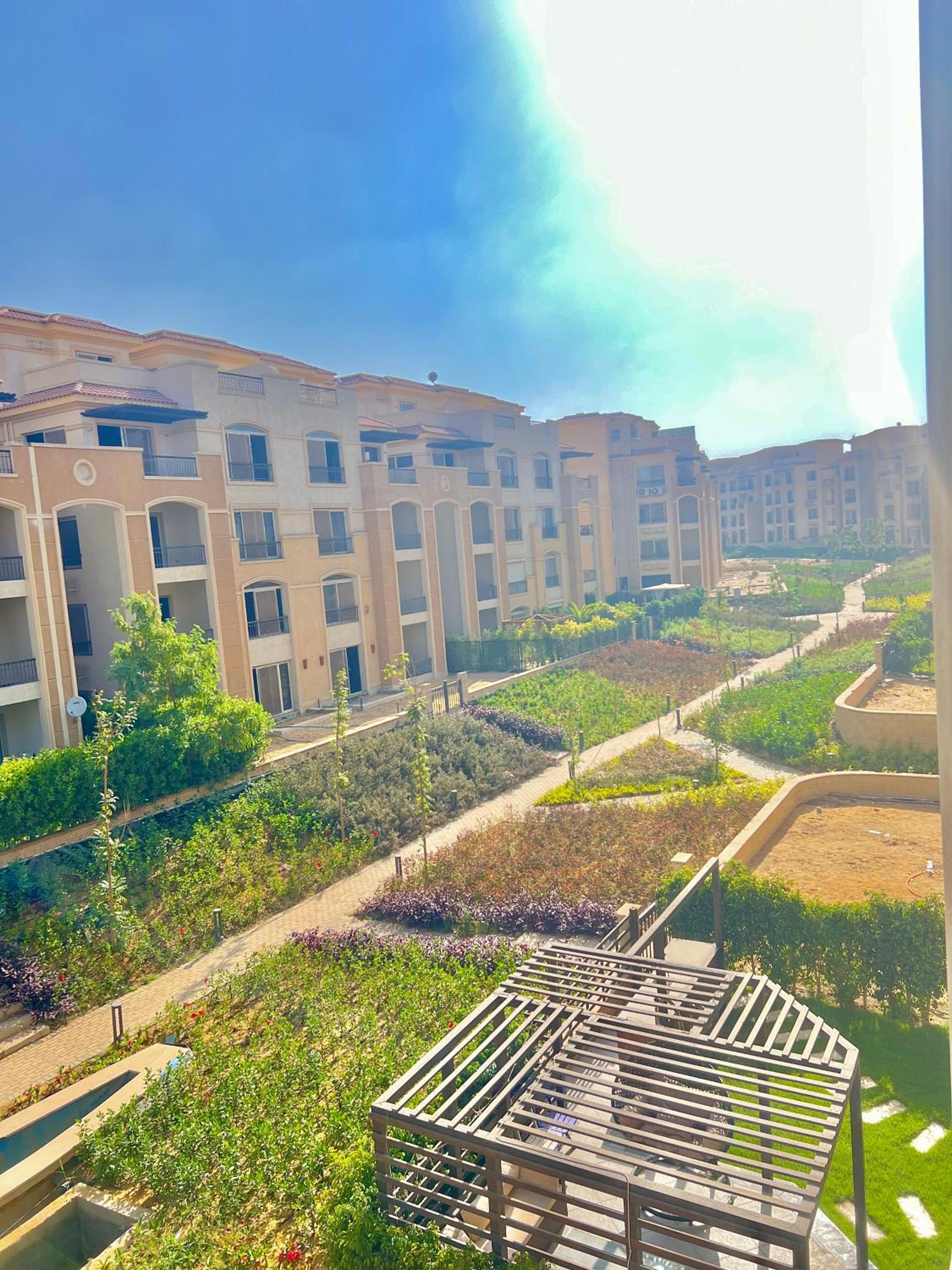 Ultra Luxury 3BR with Pools ,Sports ,Dining in Gated compound, Close to all sites