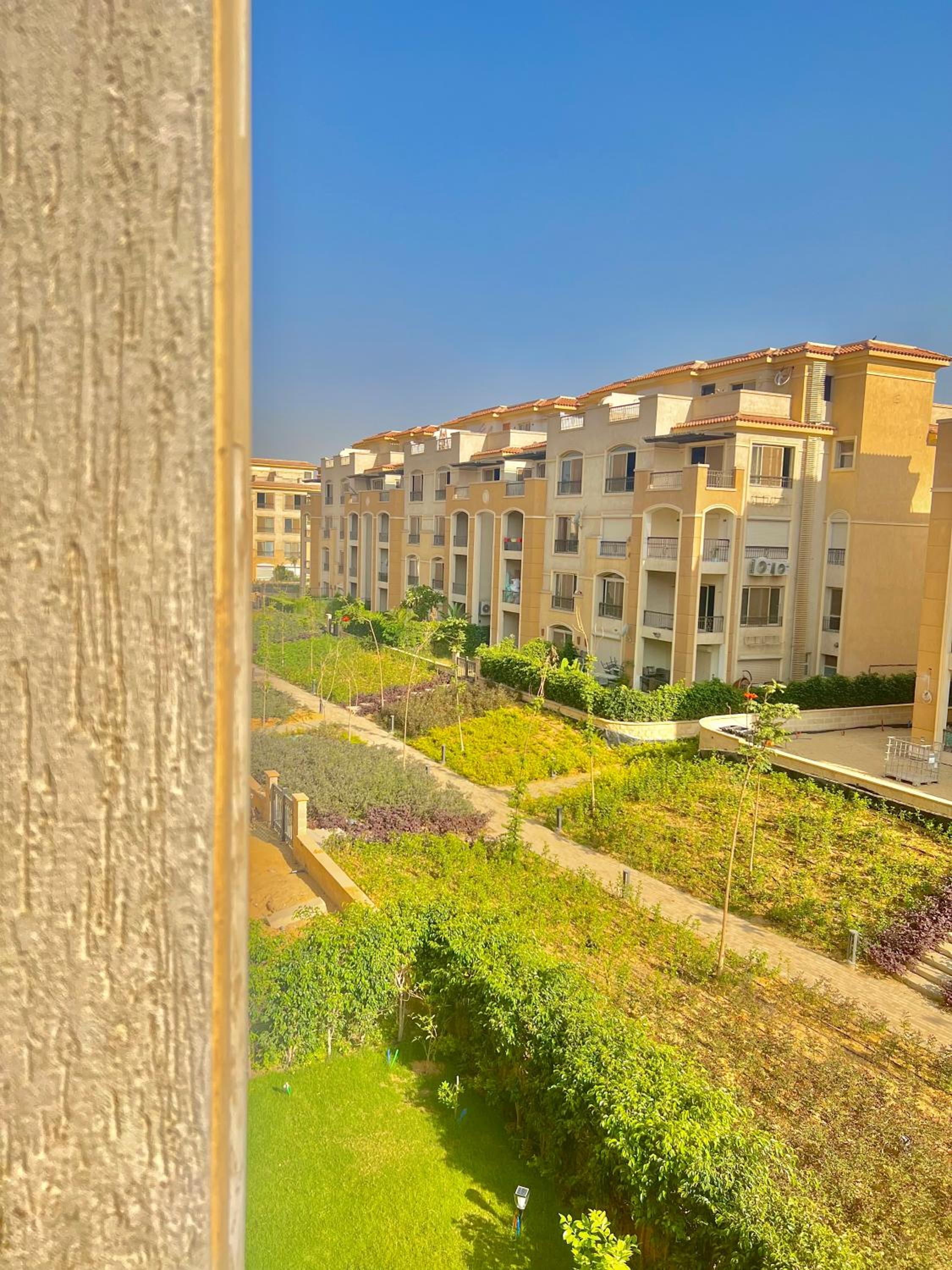 Ultra Luxury 3BR with Pools ,Sports ,Dining in Gated compound, Close to all sites