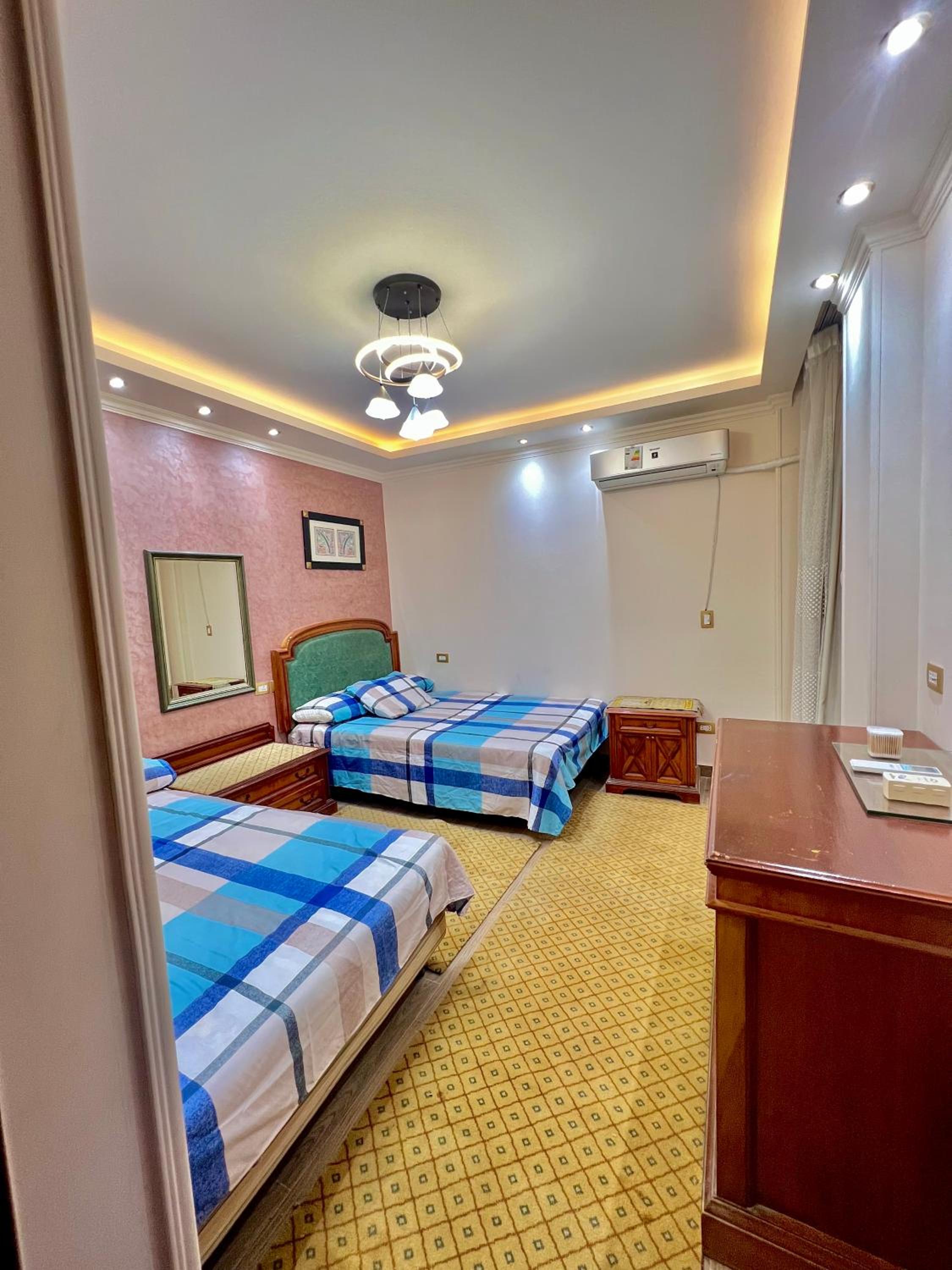 Ultra Luxury 3BR with Pools ,Sports ,Dining in Gated compound, Close to all sites
