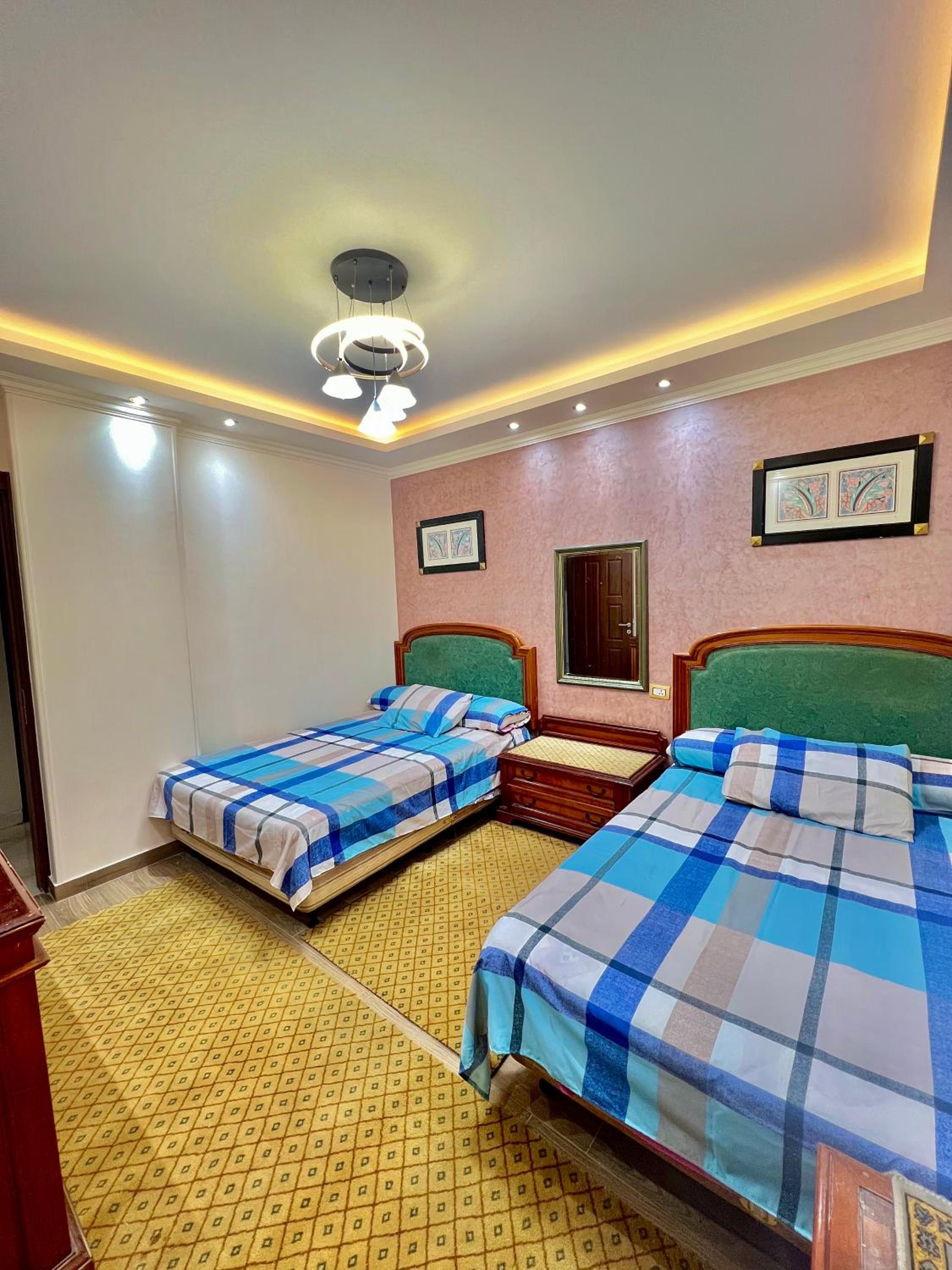 Ultra Luxury 3BR with Pools ,Sports ,Dining in Gated compound, Close to all sites
