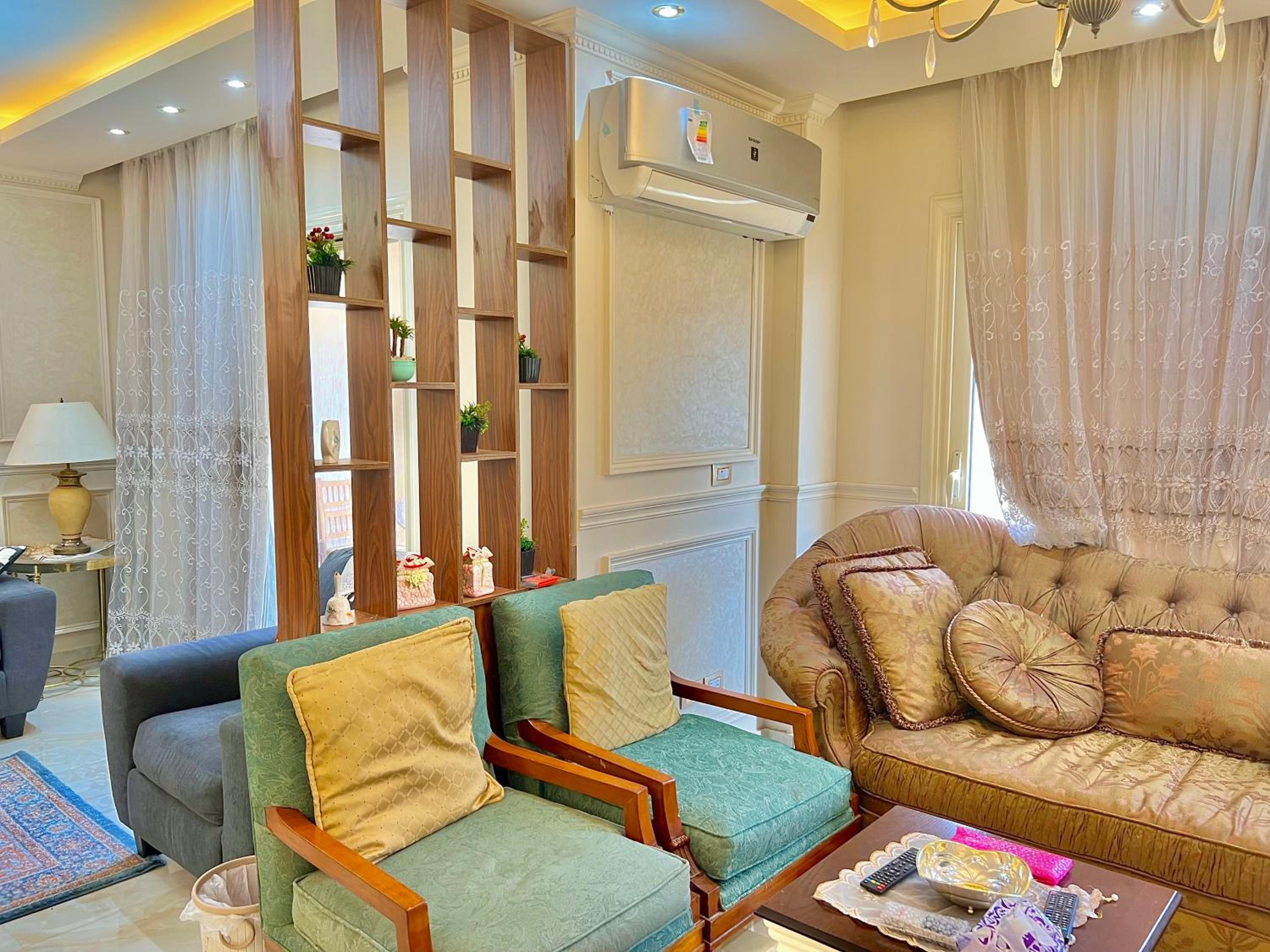 Ultra Luxury 3BR with Pools ,Sports ,Dining in Gated compound, Close to all sites