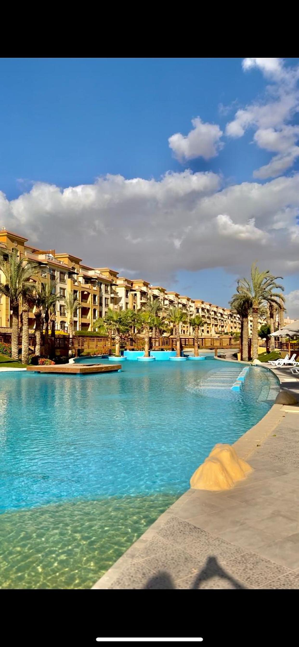 Ultra Luxury 3BR with Pools ,Sports ,Dining in Gated compound, Close to all sites