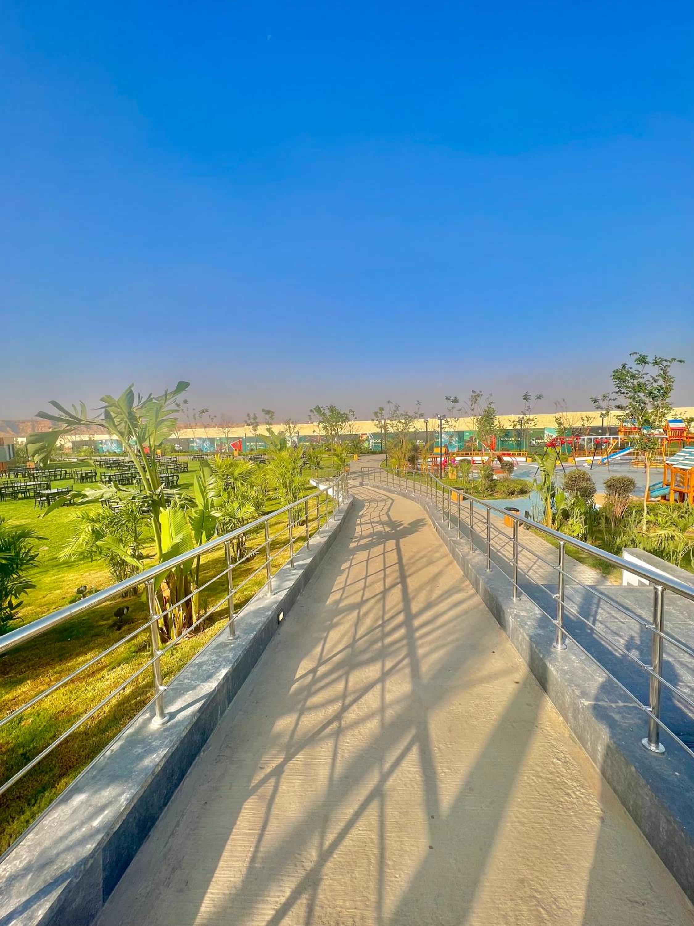 Ultra Luxury 3BR with Pools ,Sports ,Dining in Gated compound, Close to all sites