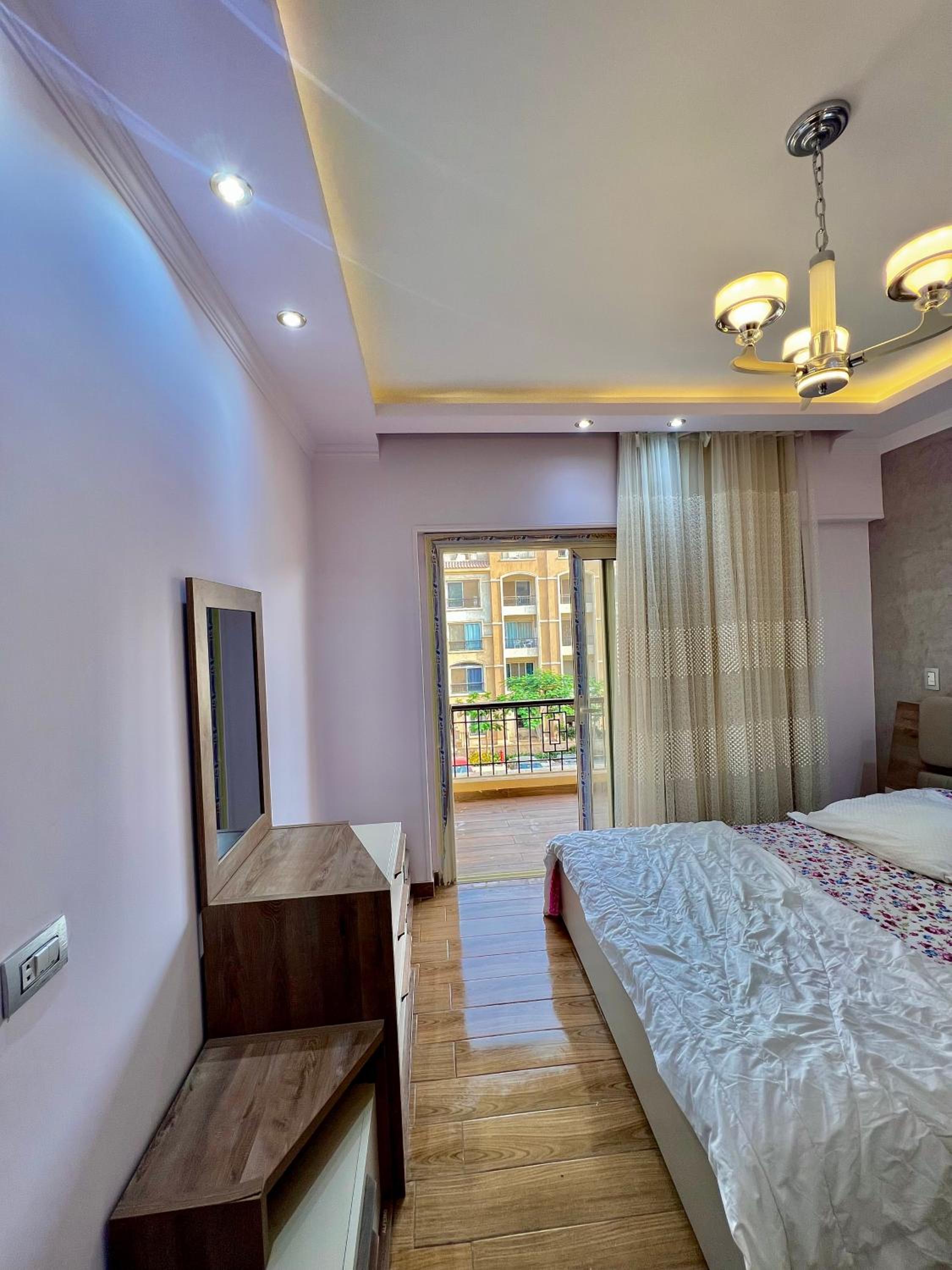 Ultra Luxury 3BR with Pools ,Sports ,Dining in Gated compound, Close to all sites