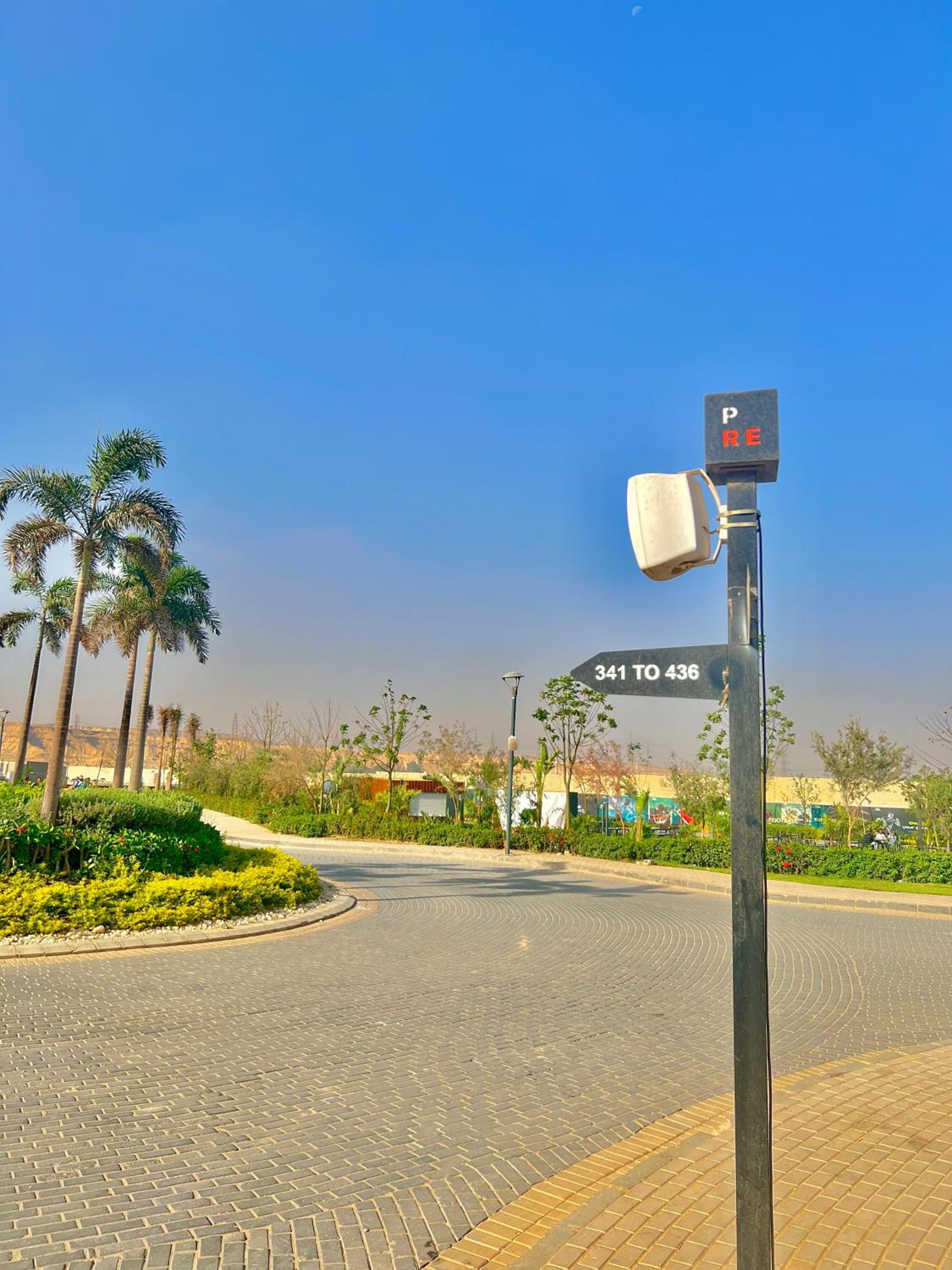 Ultra Luxury 3BR with Pools ,Sports ,Dining in Gated compound, Close to all sites