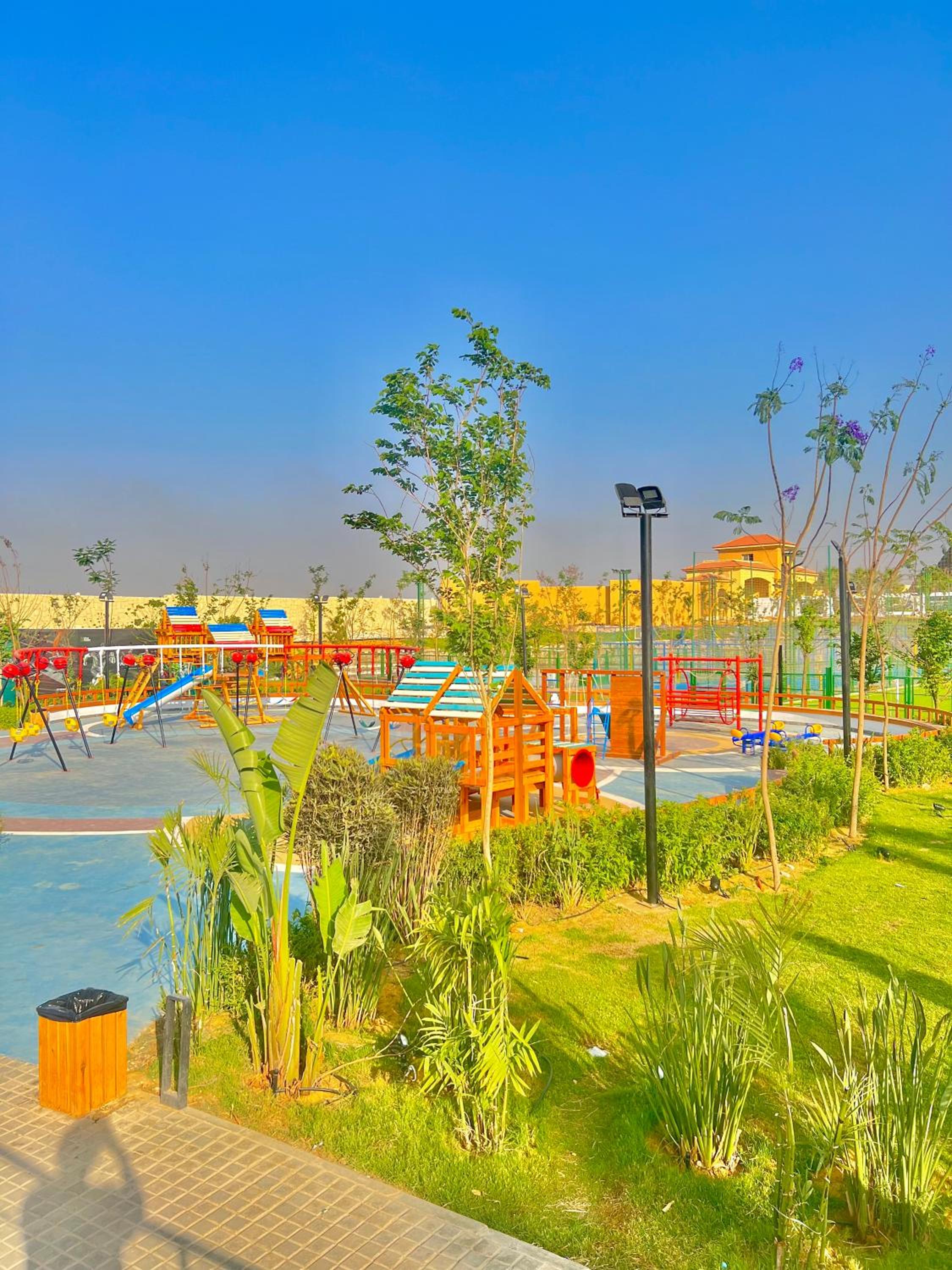 Ultra Luxury 3BR with Pools ,Sports ,Dining in Gated compound, Close to all sites