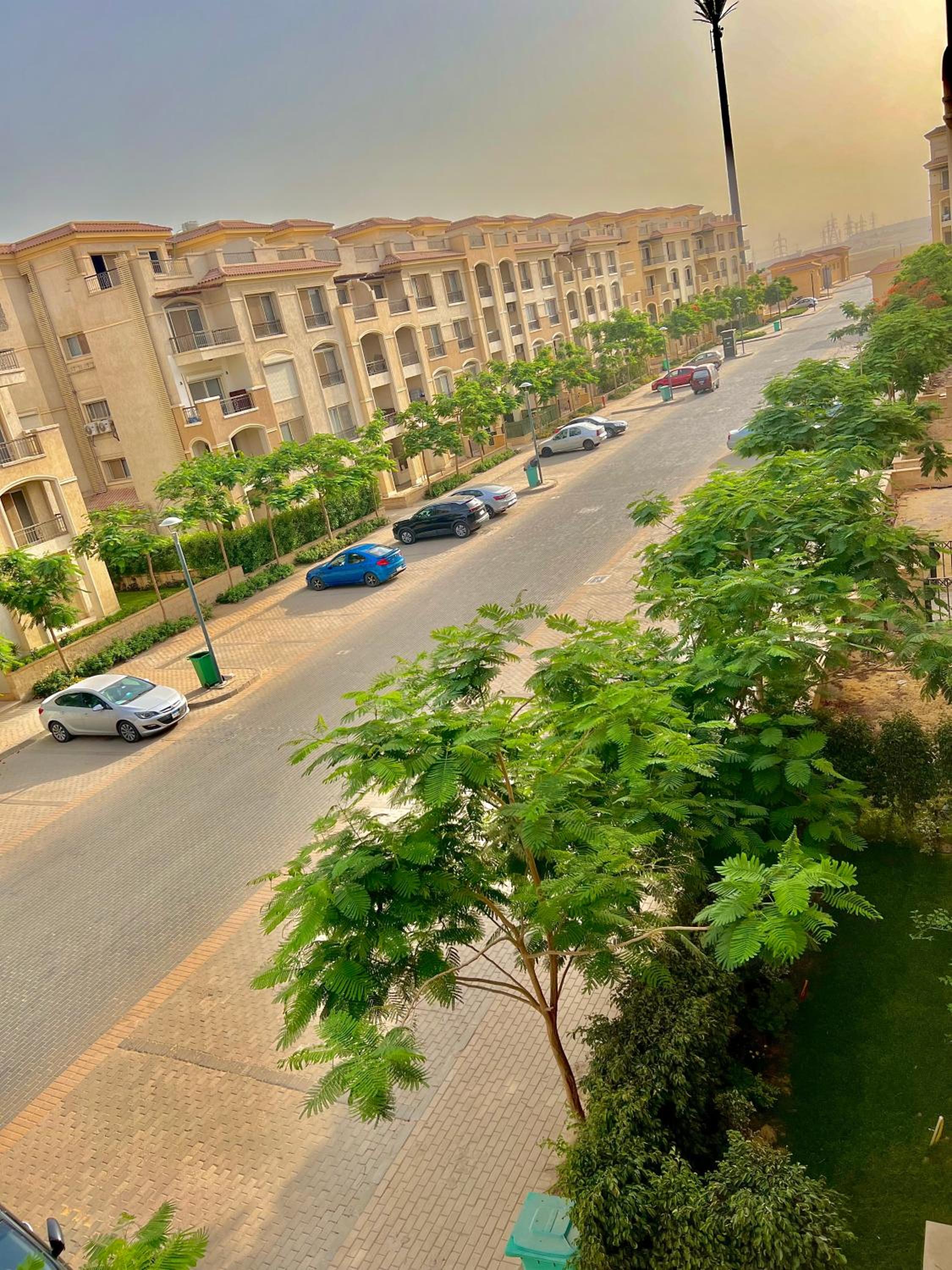 Ultra Luxury 3BR with Pools ,Sports ,Dining in Gated compound, Close to all sites