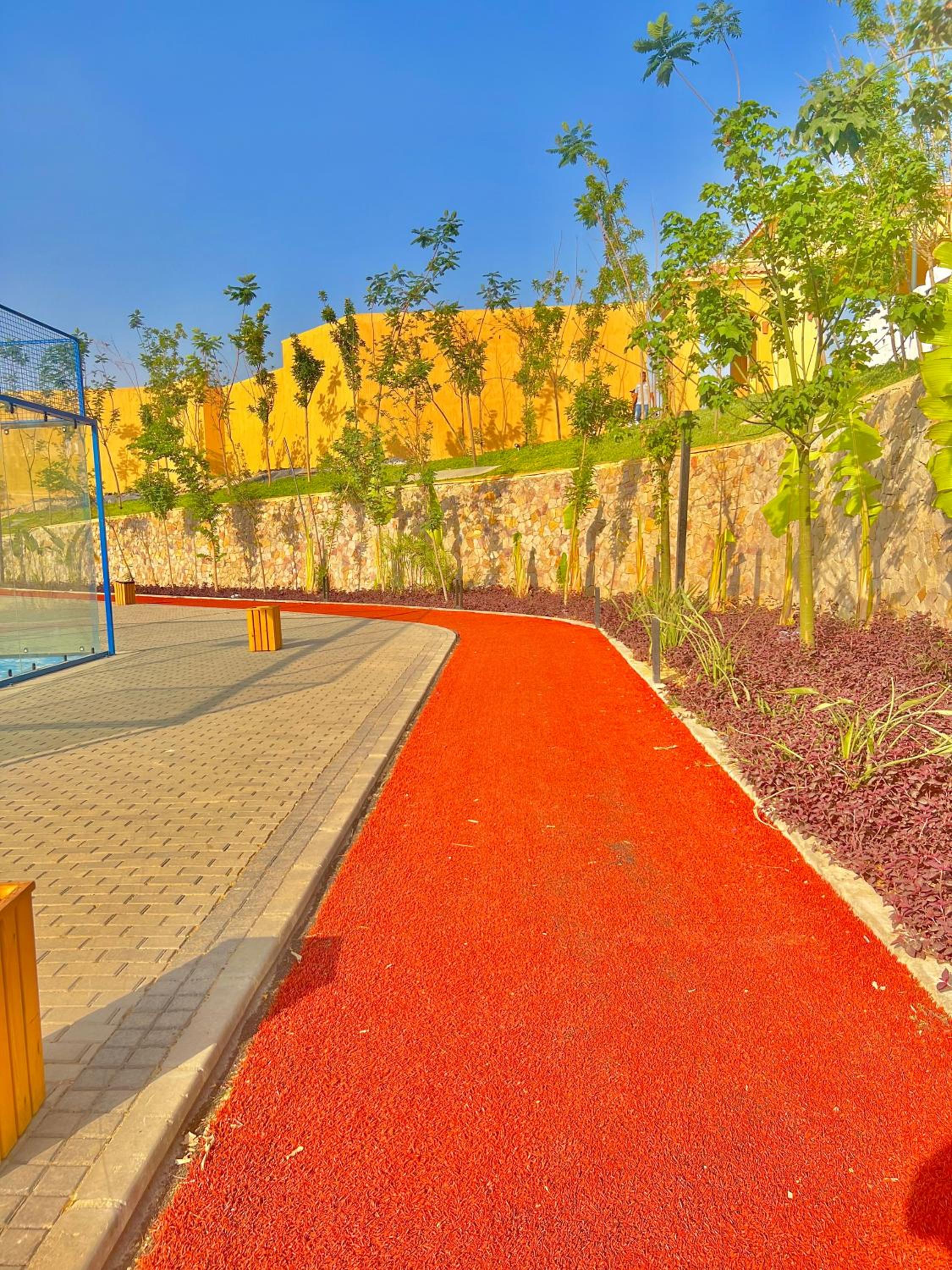 Ultra Luxury 3BR with Pools ,Sports ,Dining in Gated compound, Close to all sites