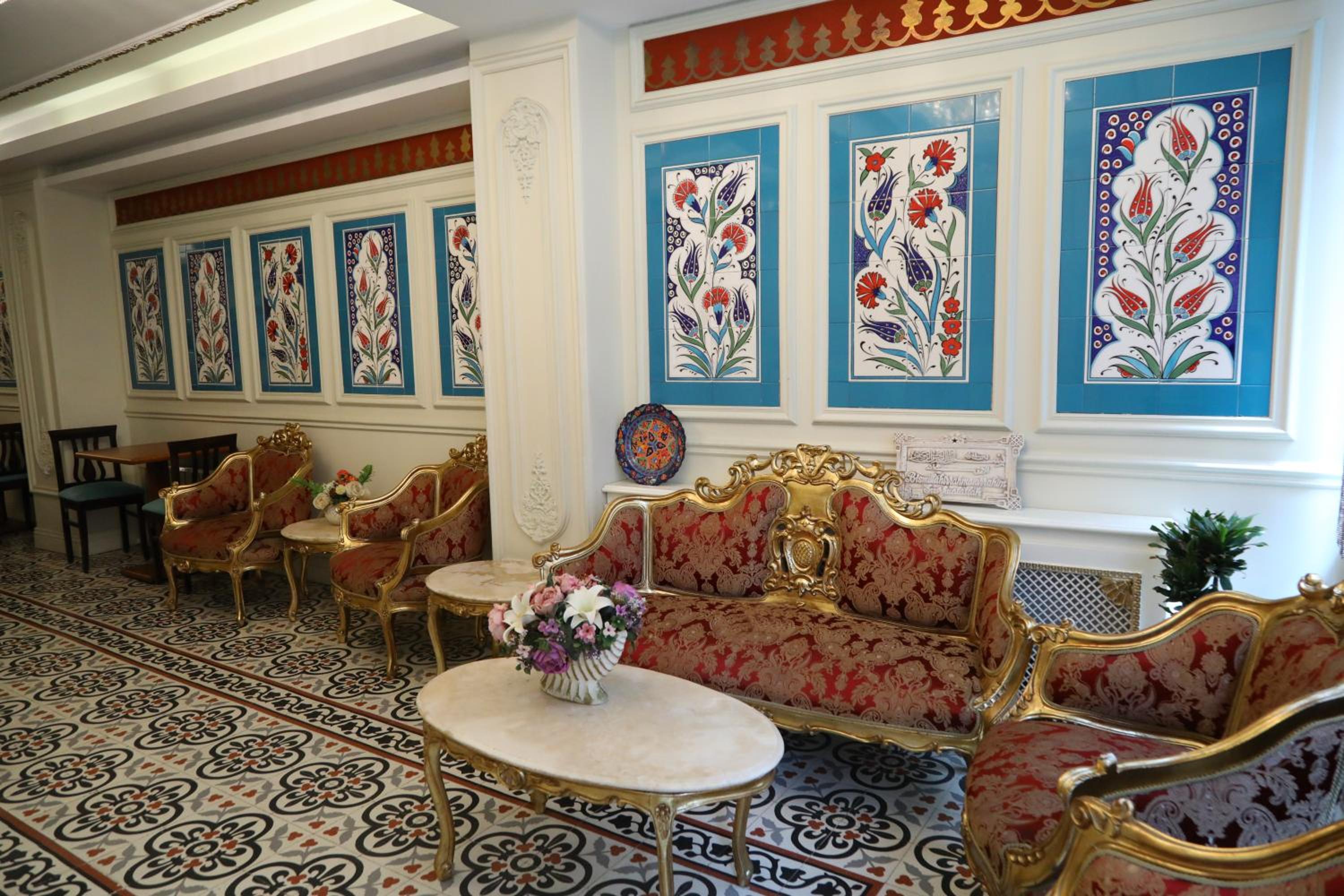 Best Town Hotel - Image 25