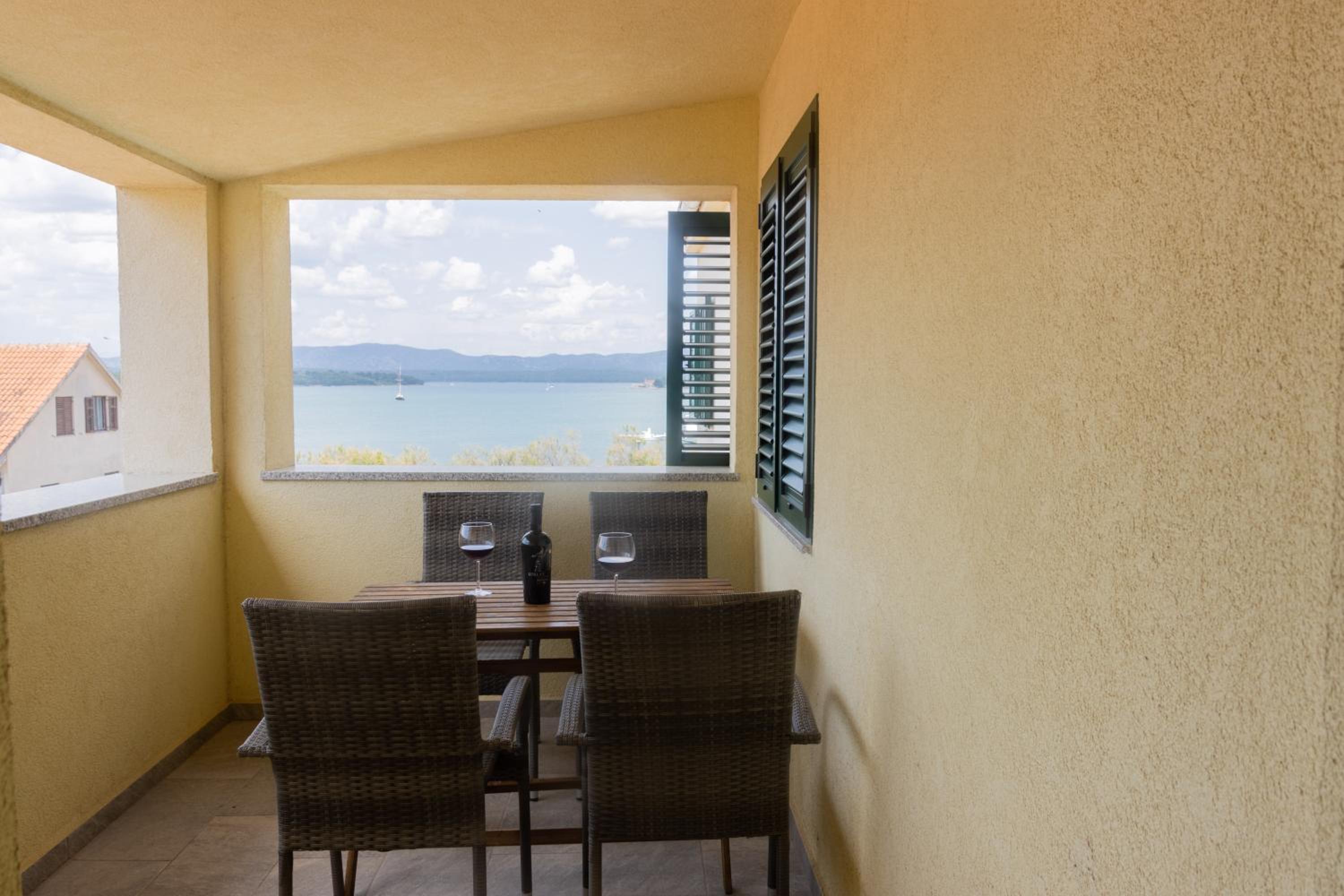Apartments & rooms Stella Adriatica