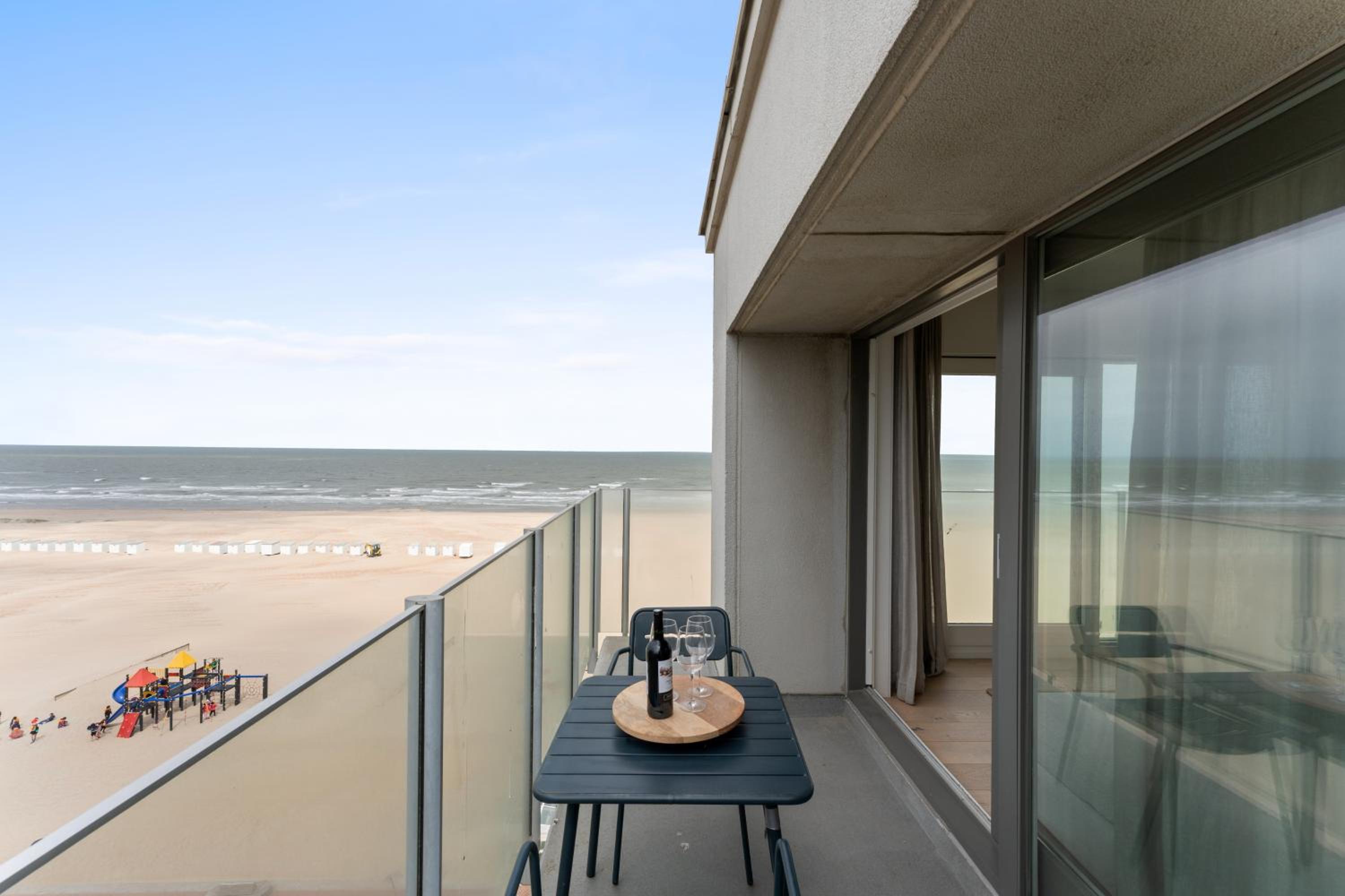 Seaflow-Holiday appartment with frontal sea view