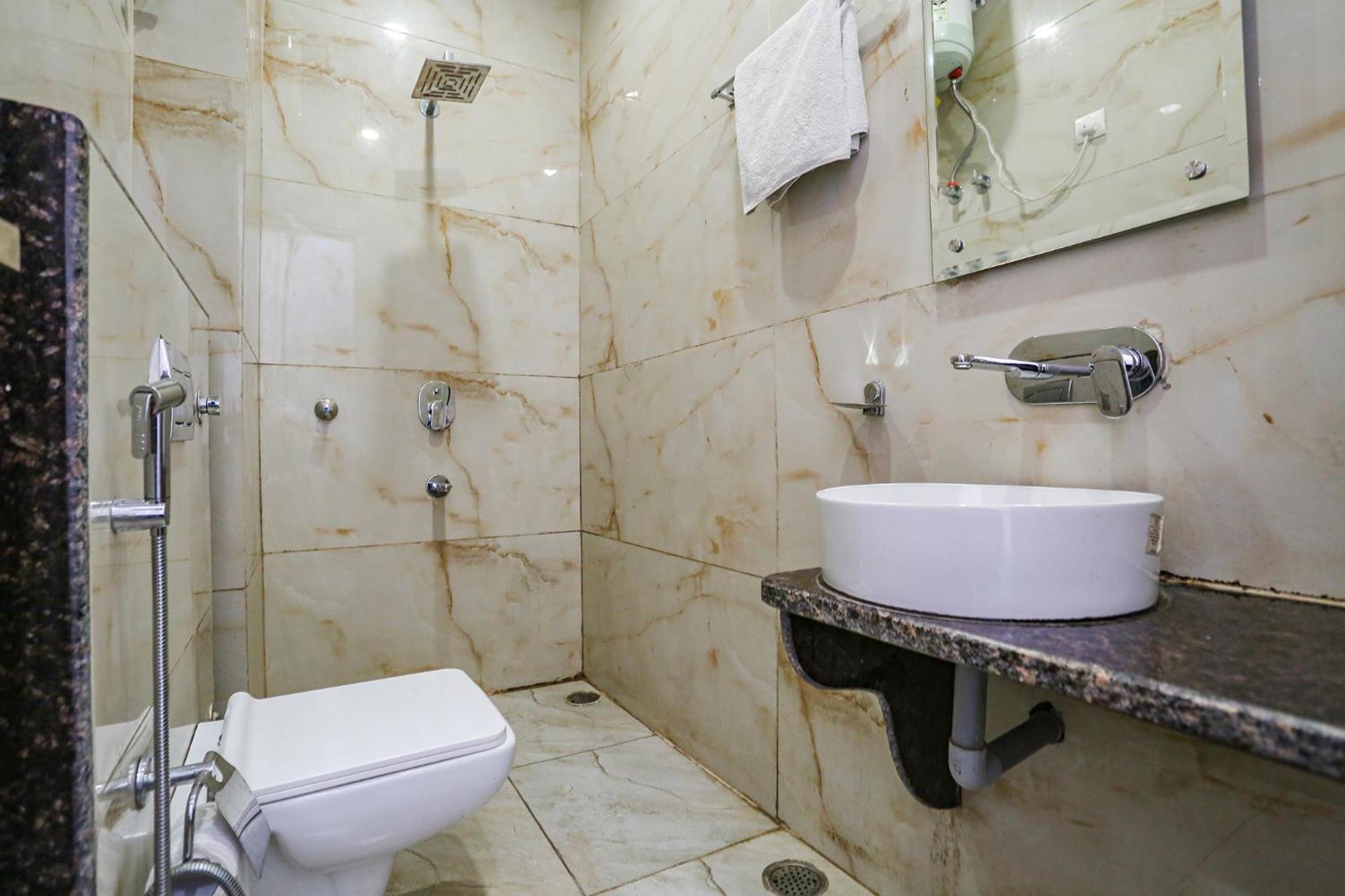 Gurgaon Vacations - FabHotel Skylight Inn Near Medanta Hospital - Property Image 9