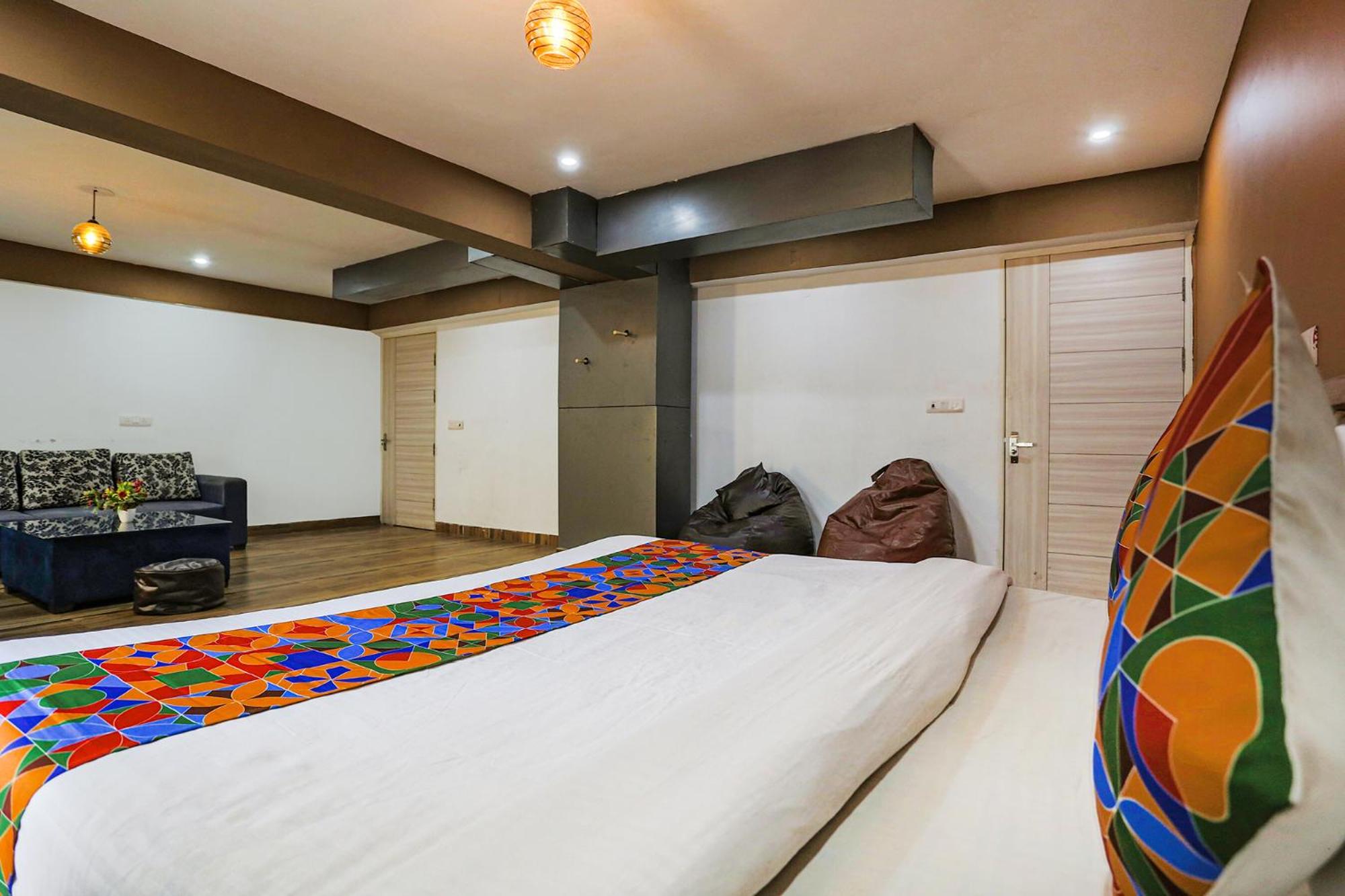 Gurgaon Vacations - FabHotel Skylight Inn Near Medanta Hospital - Property Image 10
