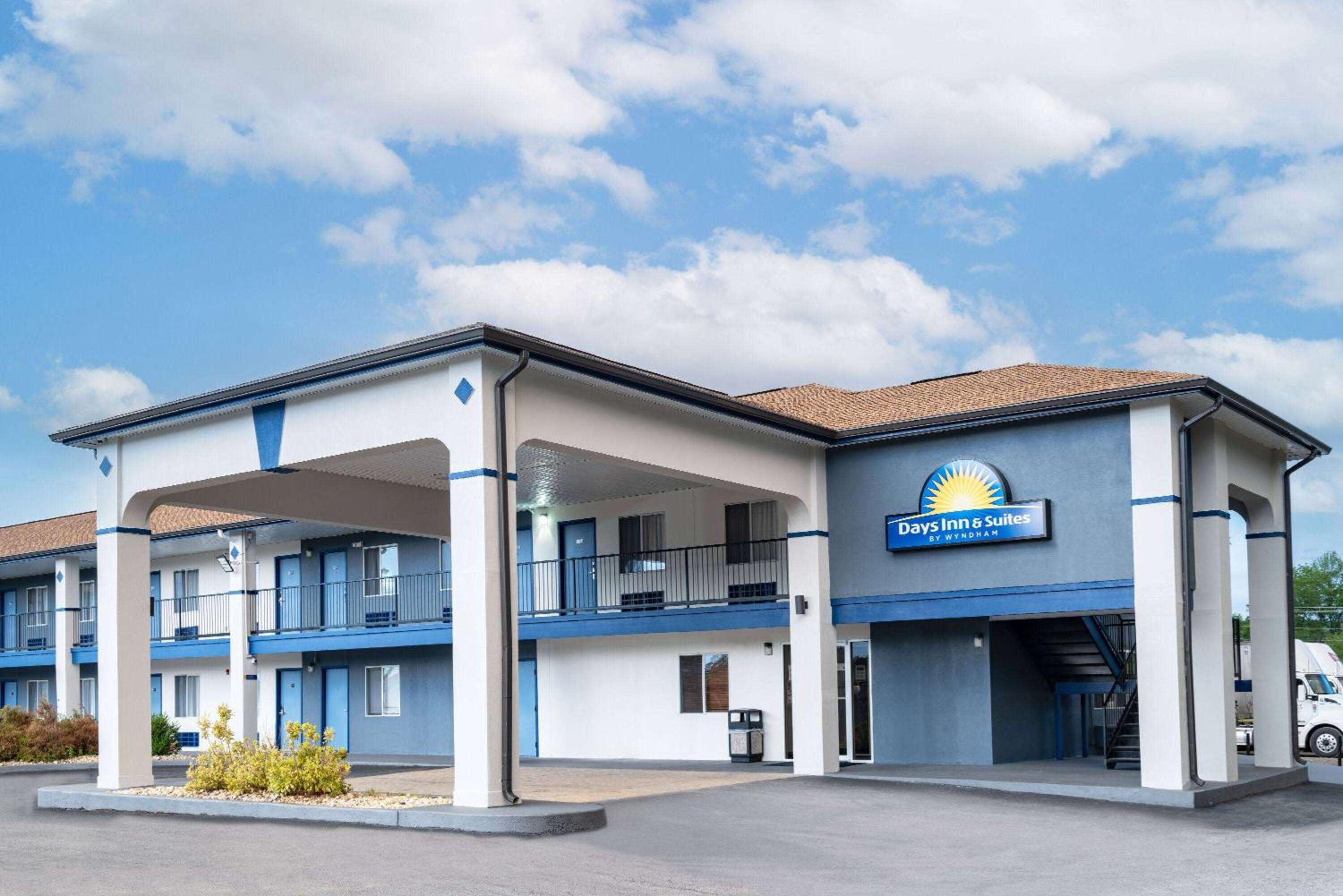Days Inn by Wyndham Hamilton view 4