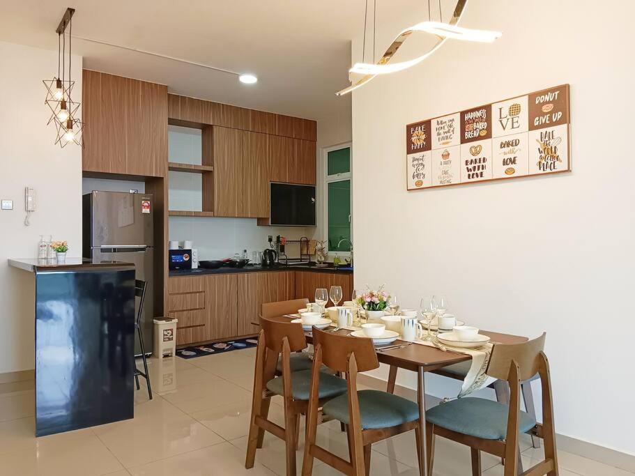 Twin Danga, Near CIQ 3BR 9PAX, Perling-Woodlands Sea view,Hint